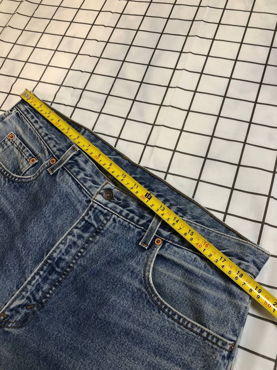 Levi's Vintage 615 Levi's Relaxed Jeans Light Wash Denim Pocket Size US 40 / EU 56 - 15 Thumbnail