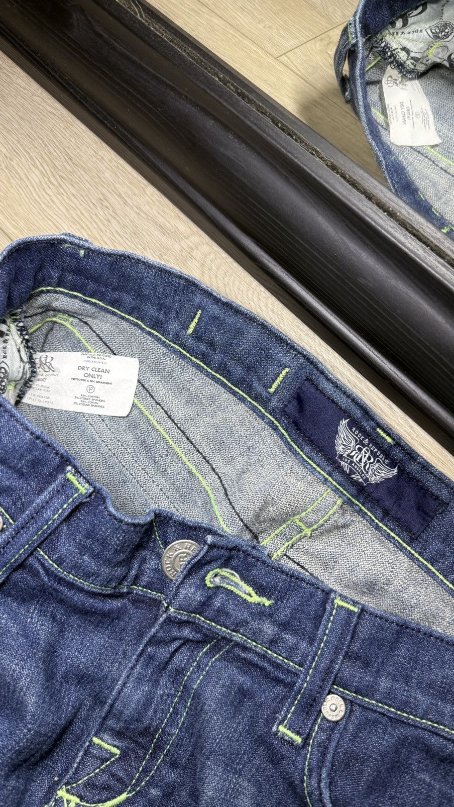 Rock & Republic Y2K 2000s Rock & Republic Kurt Embroidered Flared Denim Jean Size 28" / US 6 / IT 42 - 4 Thumbnail