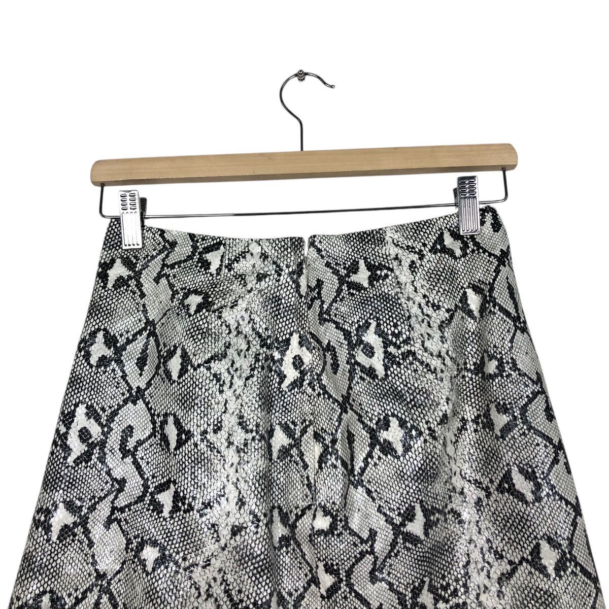 Japanese Brand X-Girl Snake Print Mini Skirt w/ Front Zip Pocket Size 24" / US 00 / IT 34 - 10 Thumbnail