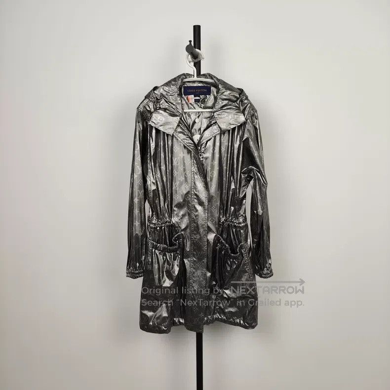 Louis Vuitton Louis Vuitton Silver Coated Old Flower Windbreaker coat Size XS / US 0-2 / IT 36-38 - 1 Thumbnail