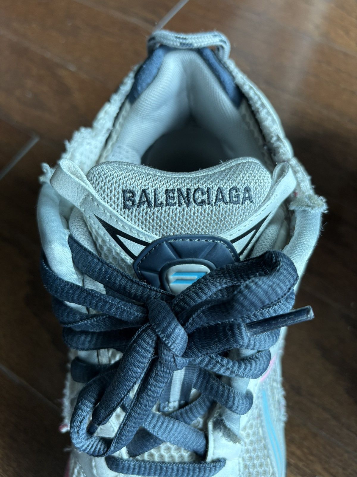 Balenciaga Balenciaga Runner Grey Pink Blue Sneaker Shoe Size US 10 / EU 43 - 7 Thumbnail