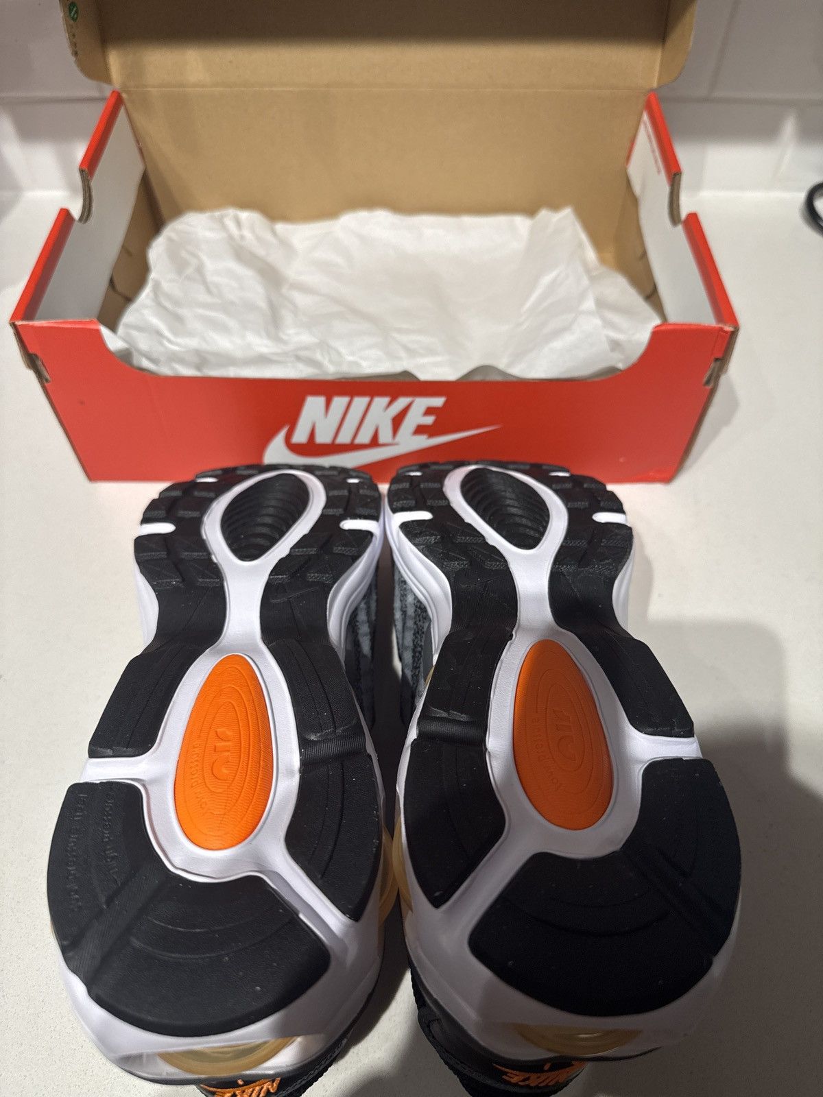 Nike Nike Air Max TW NN Size US 11 / EU 44 - 5 Thumbnail