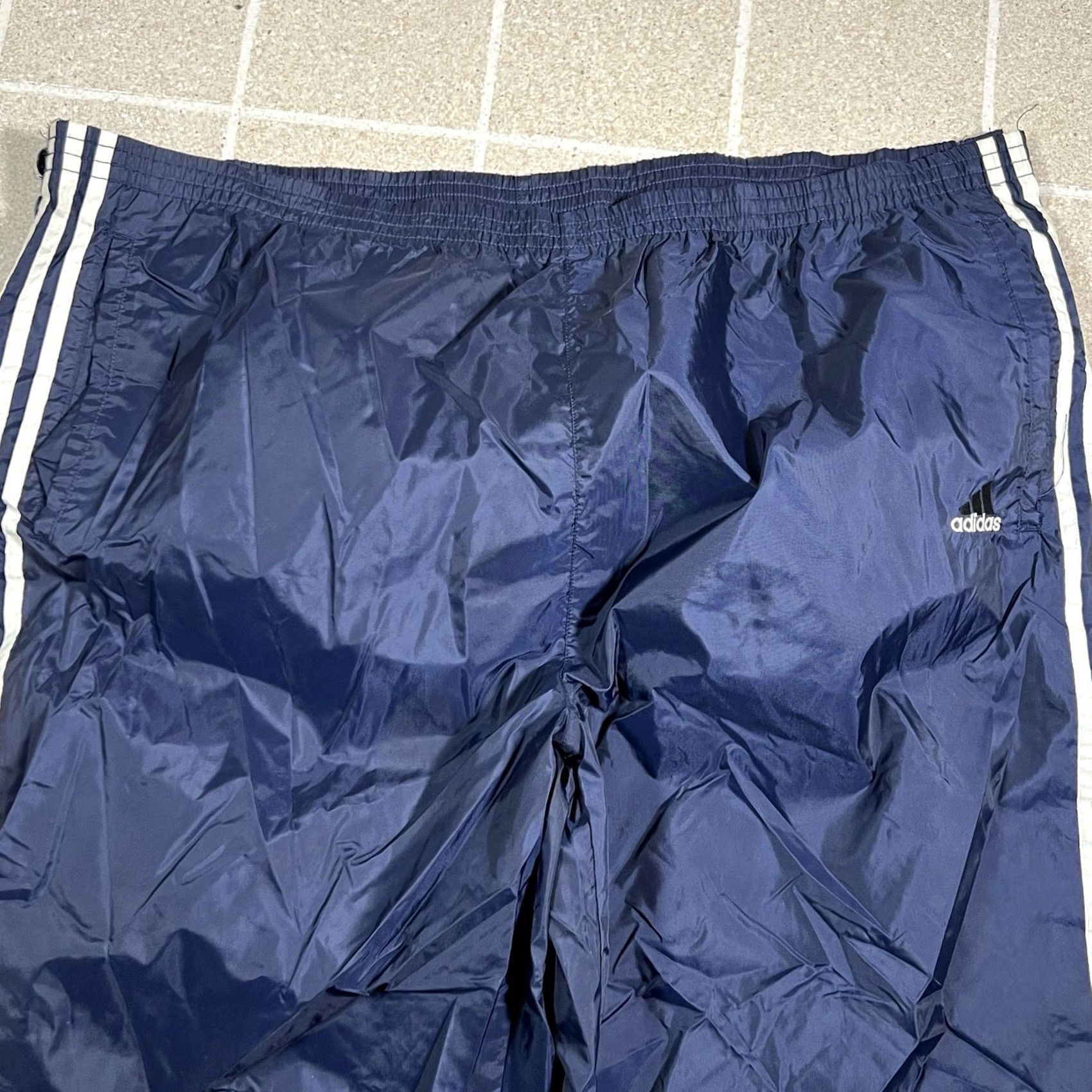 Adidas VINTAGE adidas Track Pants Mens 2XL Blue Lined 3 Stripe Windbreaker Tear Away Pants Mens 2XL Blue Striped Activewear Size US 39 - 2 Thumbnail