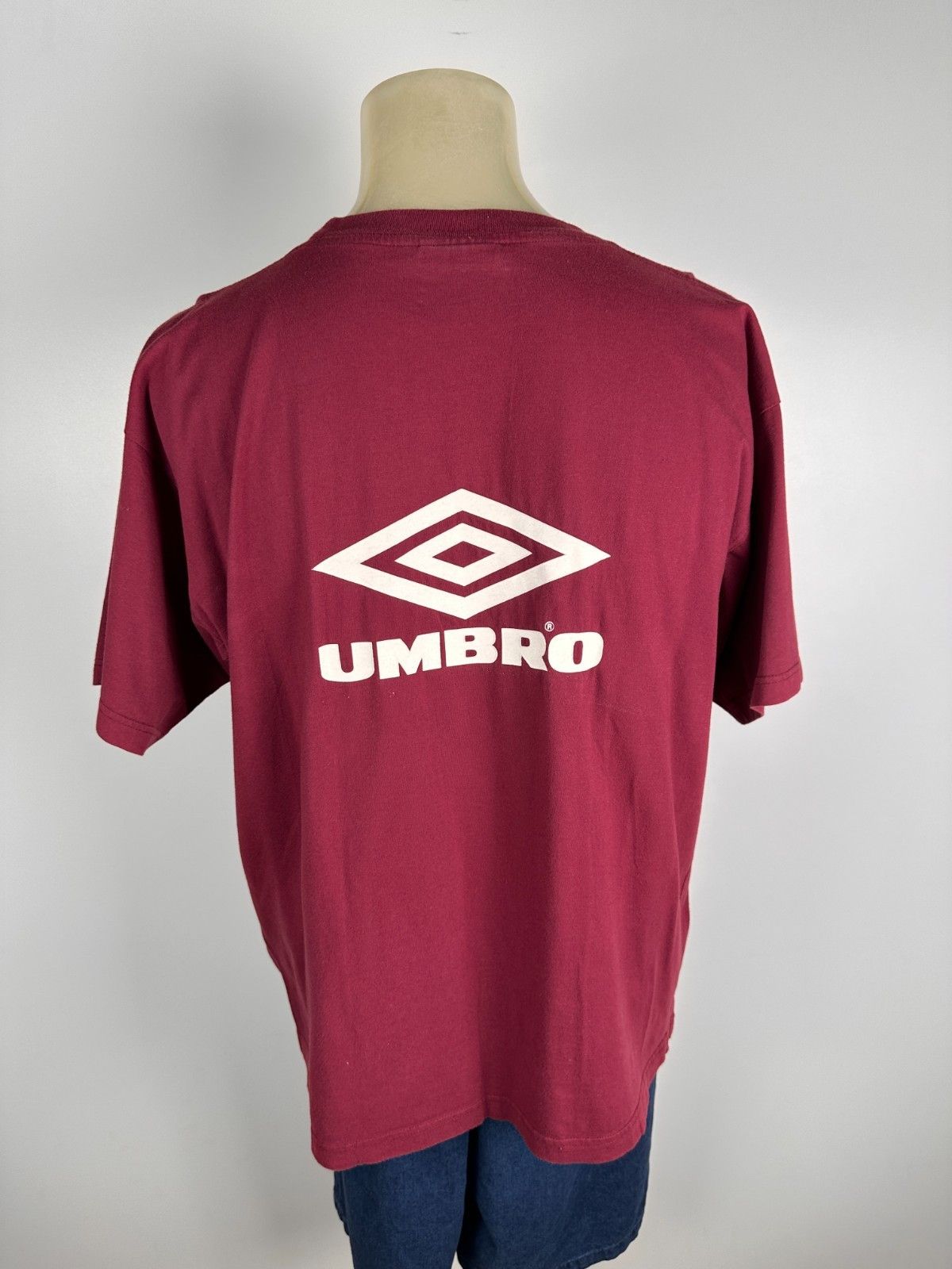Umbro Vintage Umbro Mens T Shirt Red Size L Size US L / EU 52-54 / 3 - 5 Thumbnail