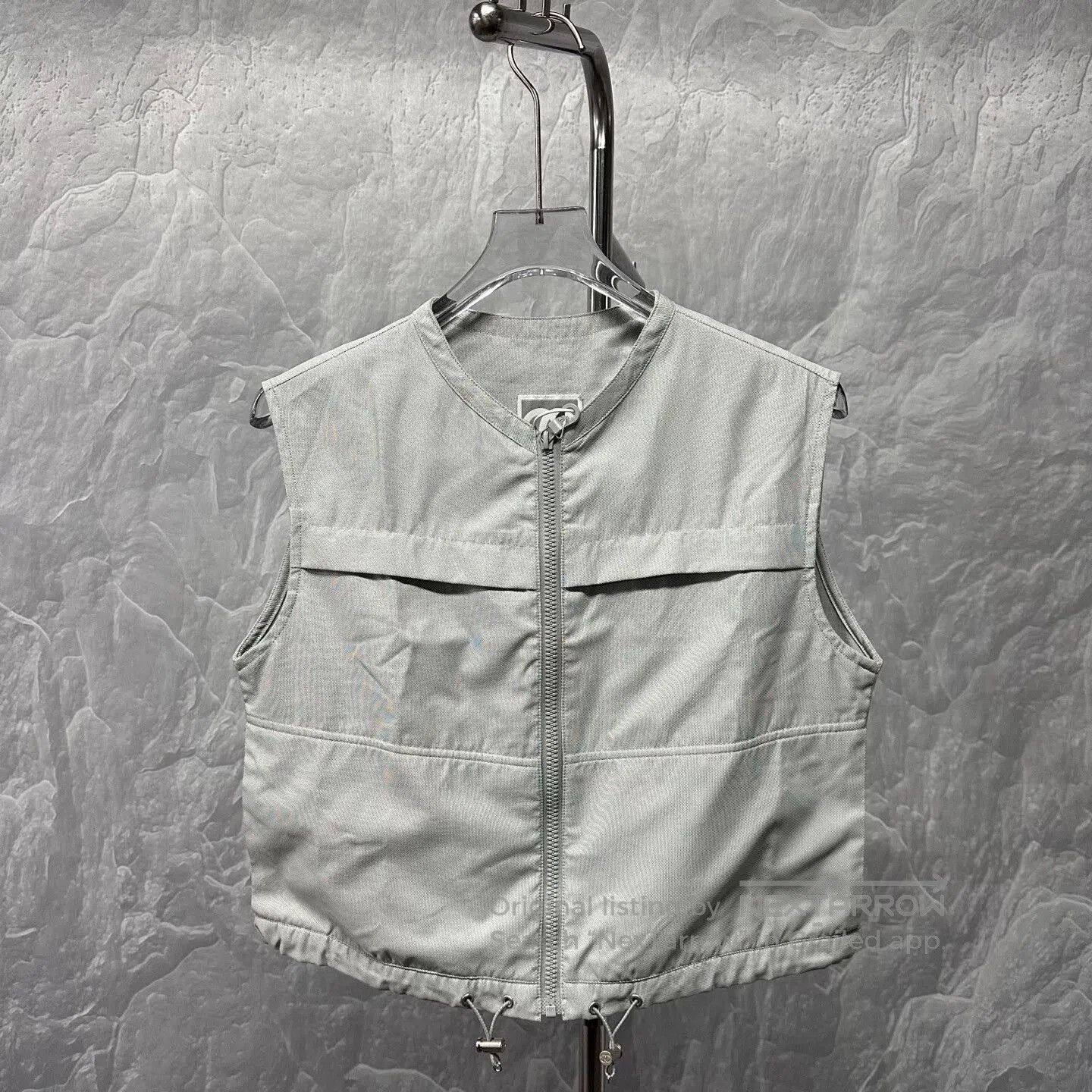 Chanel Chanel Zip Logo Sleeveless Vest Size 38. Size M / US 6-8 / IT 42-44 - 1 Thumbnail
