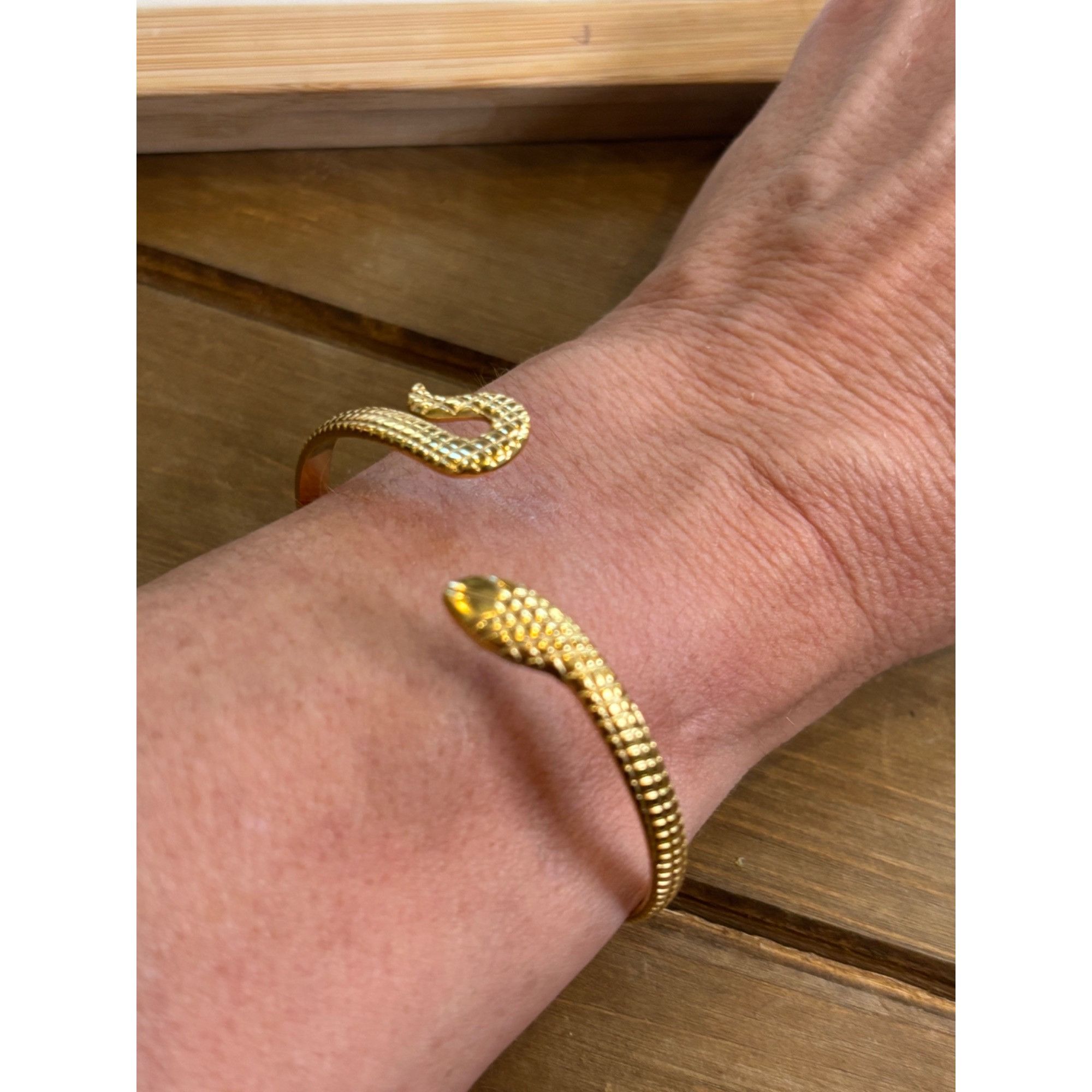 Other Vintage Gold Plated Snake Cuff Bracelet Size ONE SIZE - 9 Thumbnail