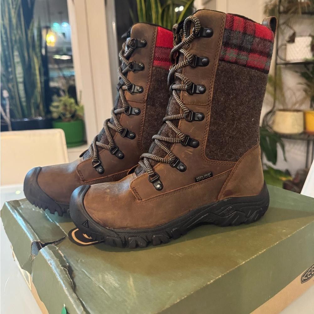 KEEN Keen winter boots - size 6 Size US 6 / IT 36 - 2 Thumbnail