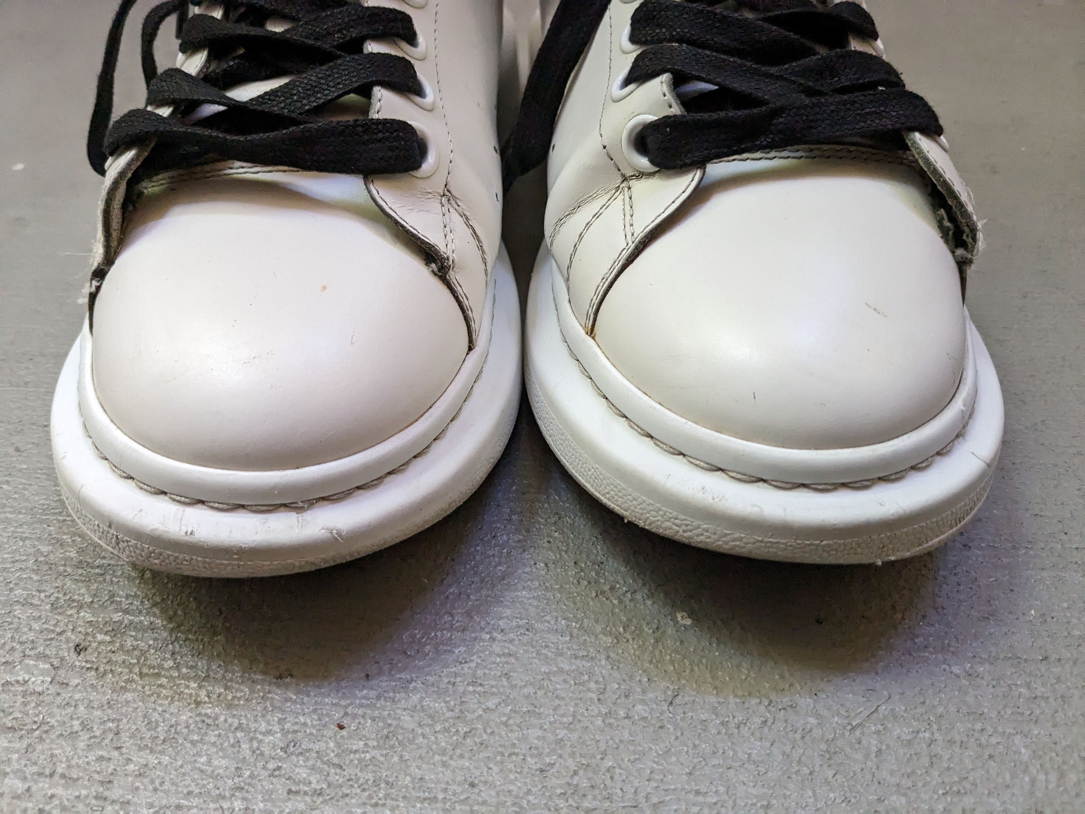 Alexander McQueen Alexander McQueen Larry Oversized Sneakers 9 42 White Gold Size US 9 / EU 42 - 2 Thumbnail