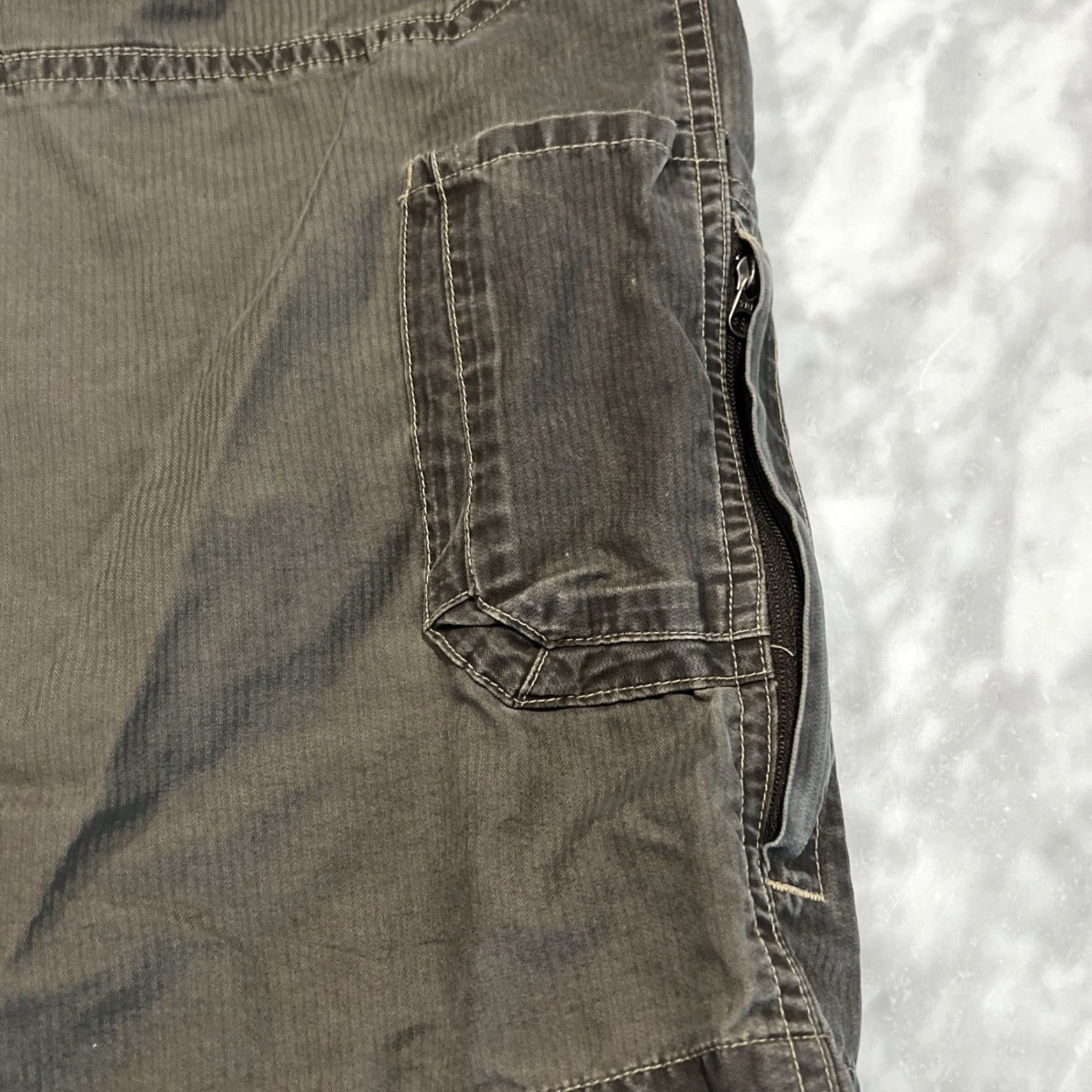 Vintage VINTAGE Kuhl Mens Shorts 36 Gray Cargo Outdoor Hiking Casual Summer Spring Fall Size US 36 / EU 52 - 5 Thumbnail