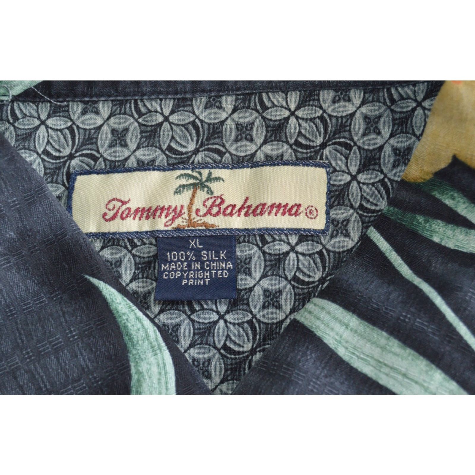 Tommy Bahama Tommy Bahama Relax Silk Shirt Men XL Gray Hawaiian Floral Short Sleeve Button-Up Size US XL / EU 56 / 4 - 4 Thumbnail