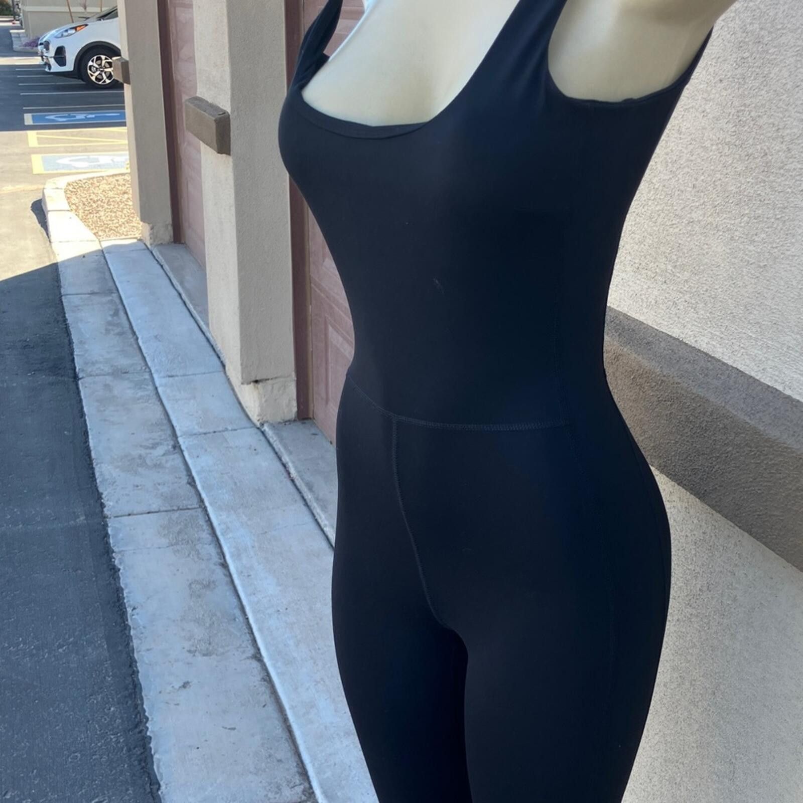 Fabletics Fabletics Sleek Black Romper [COPY] Size 28" / US 6 / IT 42 - 6 Thumbnail