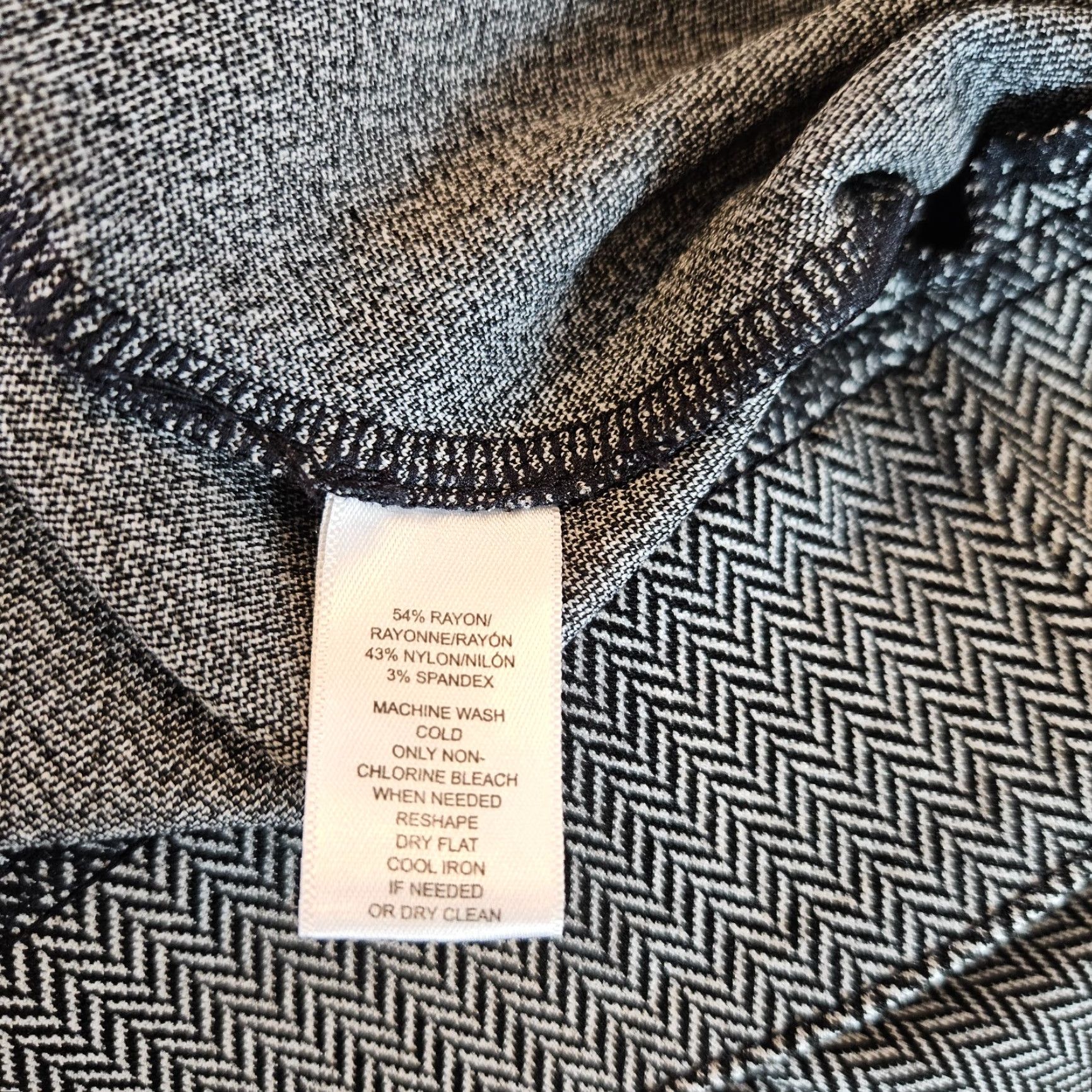 Loft VINTAGE Ann Taylor LOFT Womens Ponte Knit Leggings Sz Small Black Herringbone Size 28" / US 6 / IT 42 - 6 Thumbnail