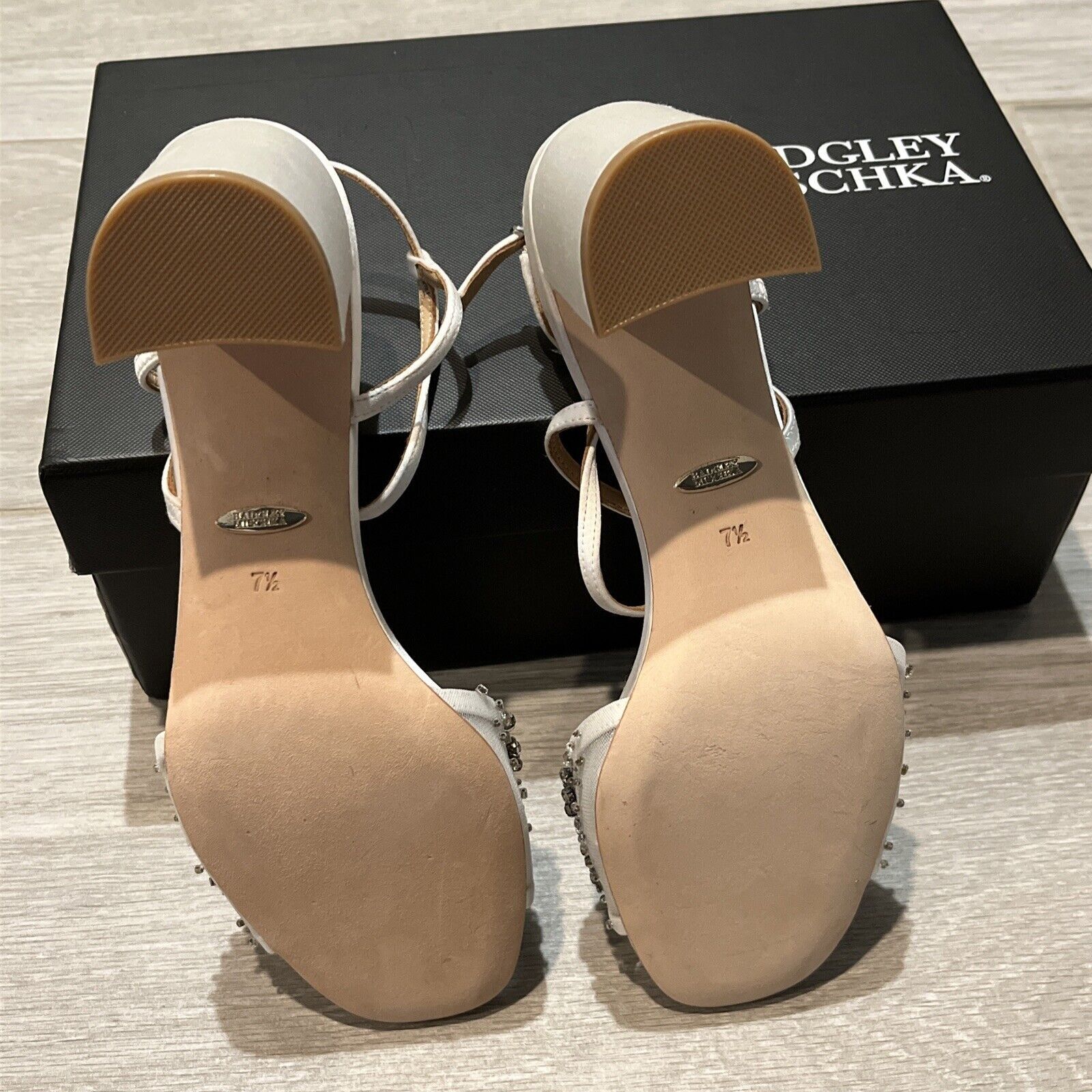 Badgley Mischka Women 7.5 Telissa Heeled White *Damaged