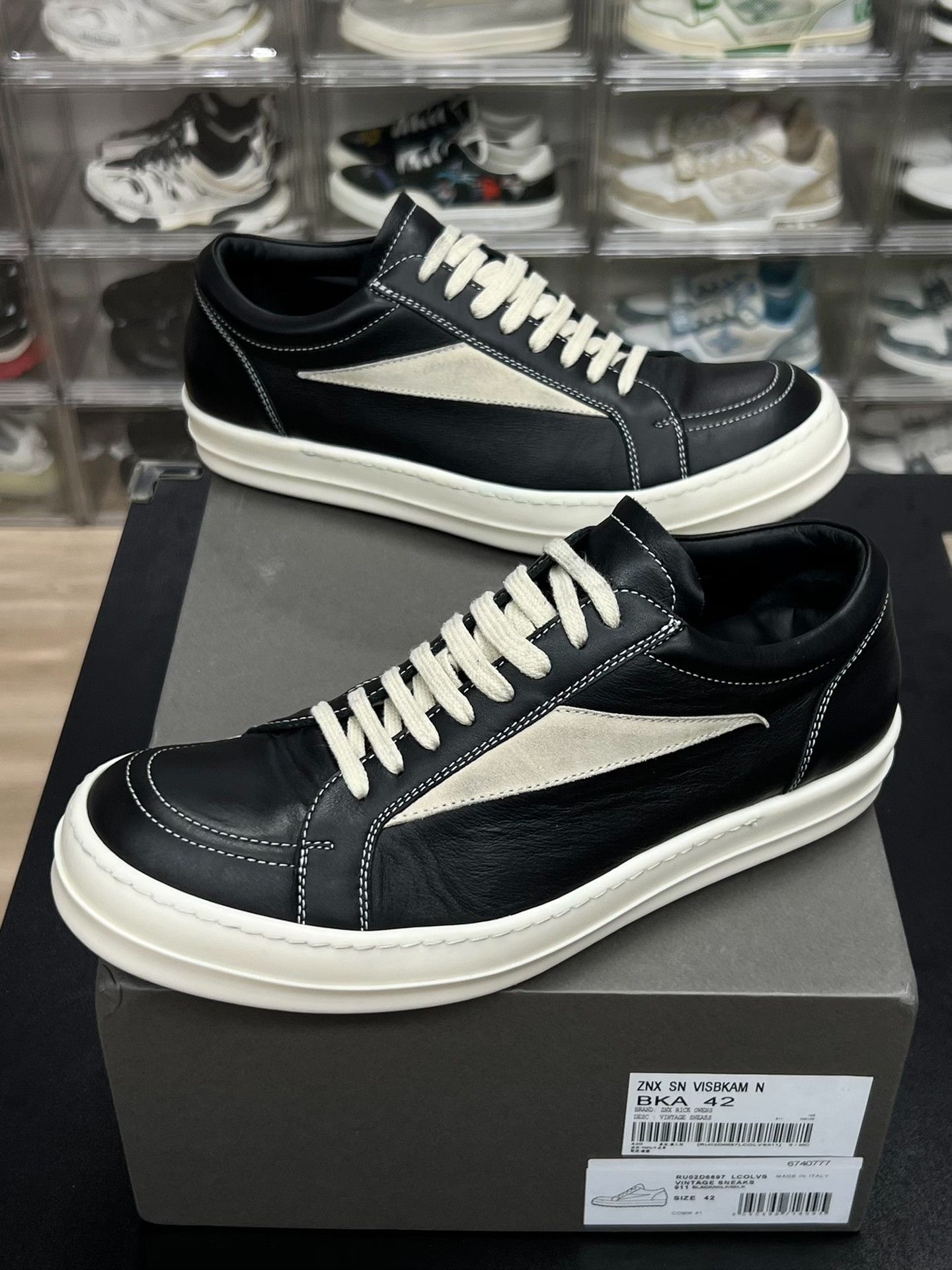 Rick Owens Rick Owens Black Lowtop Sneakers 9 Men Size US 9 / EU 42 - 1 Thumbnail