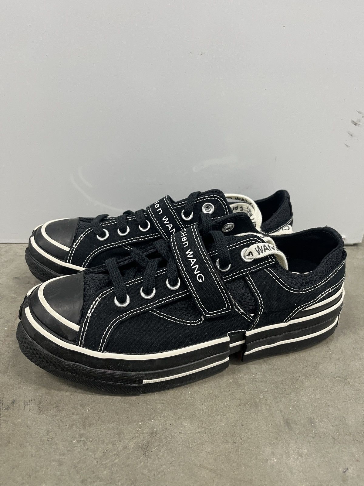 Converse × Feng Chen Wang Converse Feng Chen Wang x Chuck 70 2-in-1 Low Sneaker Size US 6 / EU 39 - 5 Thumbnail