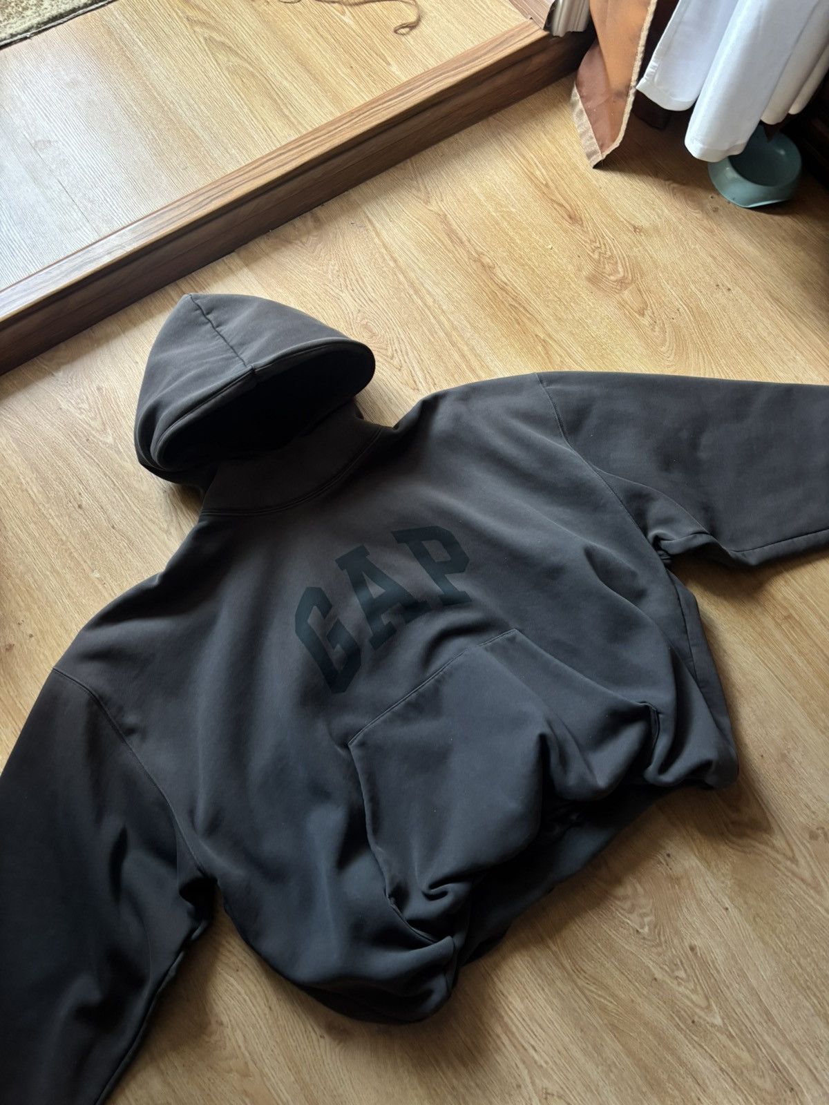 Balenciaga × Gap × Yeezy YEEZY GAP BALENCIAGA HOODIE S SIZE FIT M-L Size US S / EU 44-46 / 1 - 15 Thumbnail