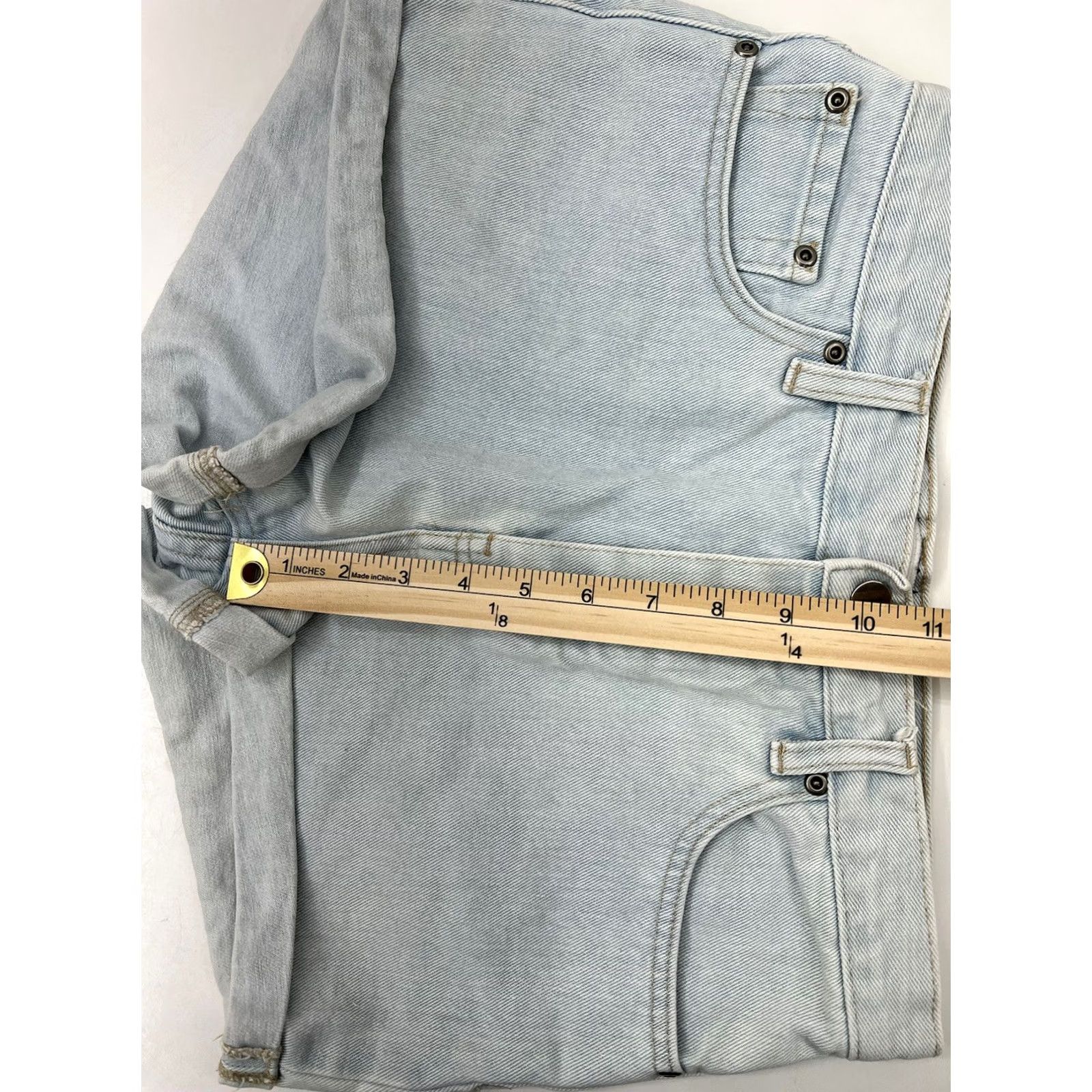Forever 21 Womens FOREVER 21 Shorts Size 27 Light Denim Jean Shorts Size 27" / US 4 / IT 40 - 7 Thumbnail