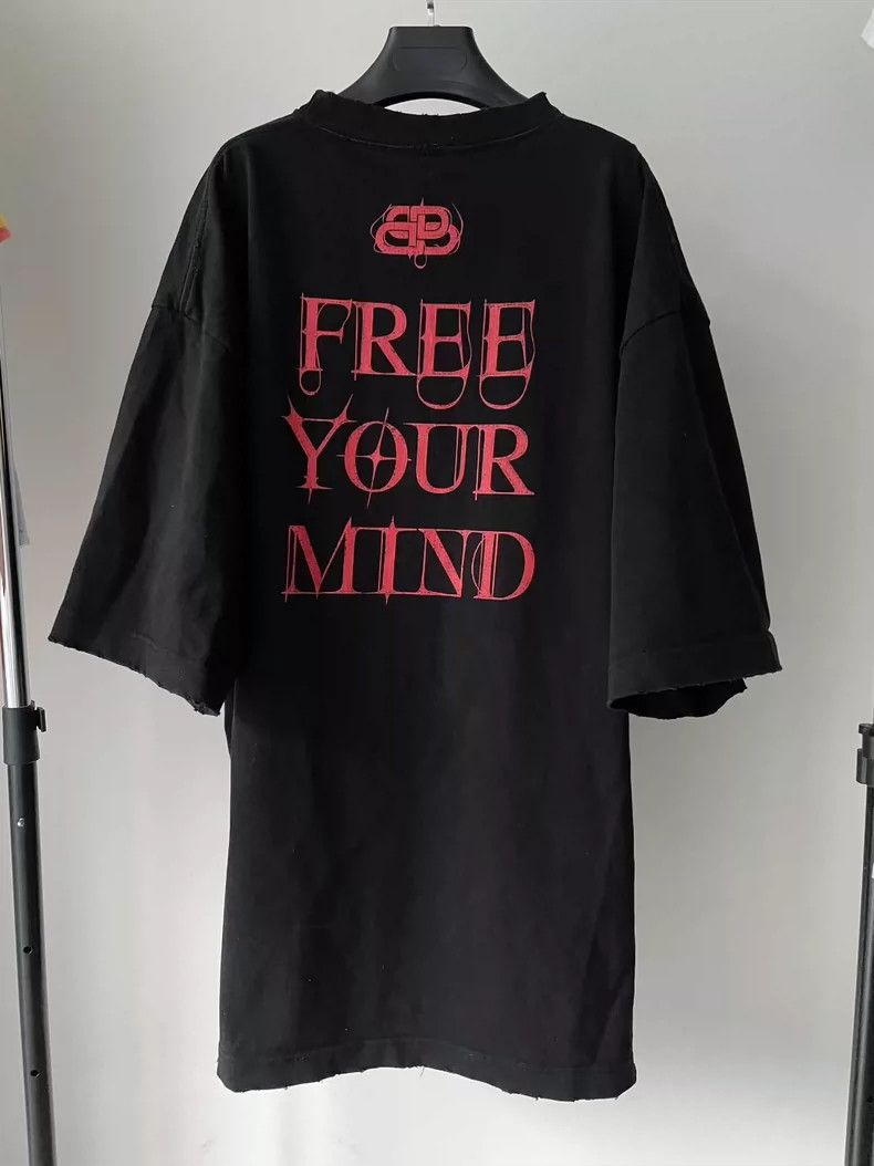 Balenciaga Balenciaga Destroy the old devil's eye short sleeves Size US S / EU 44-46 / 1 - 2 Thumbnail