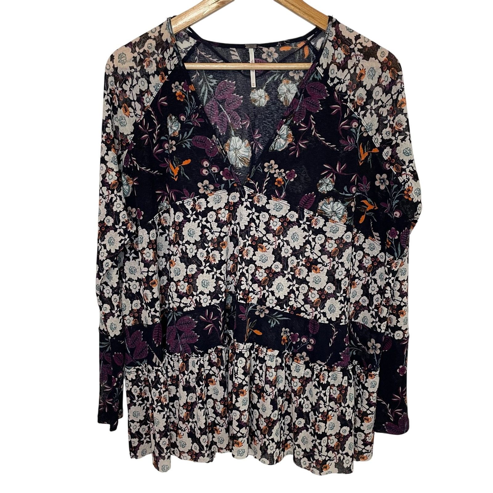 Free People Free People Isabelle Tunic XS Floral Vneck Long Sleeve Sheer Size XS / US 0-2 / IT 36-38 - 1 Thumbnail