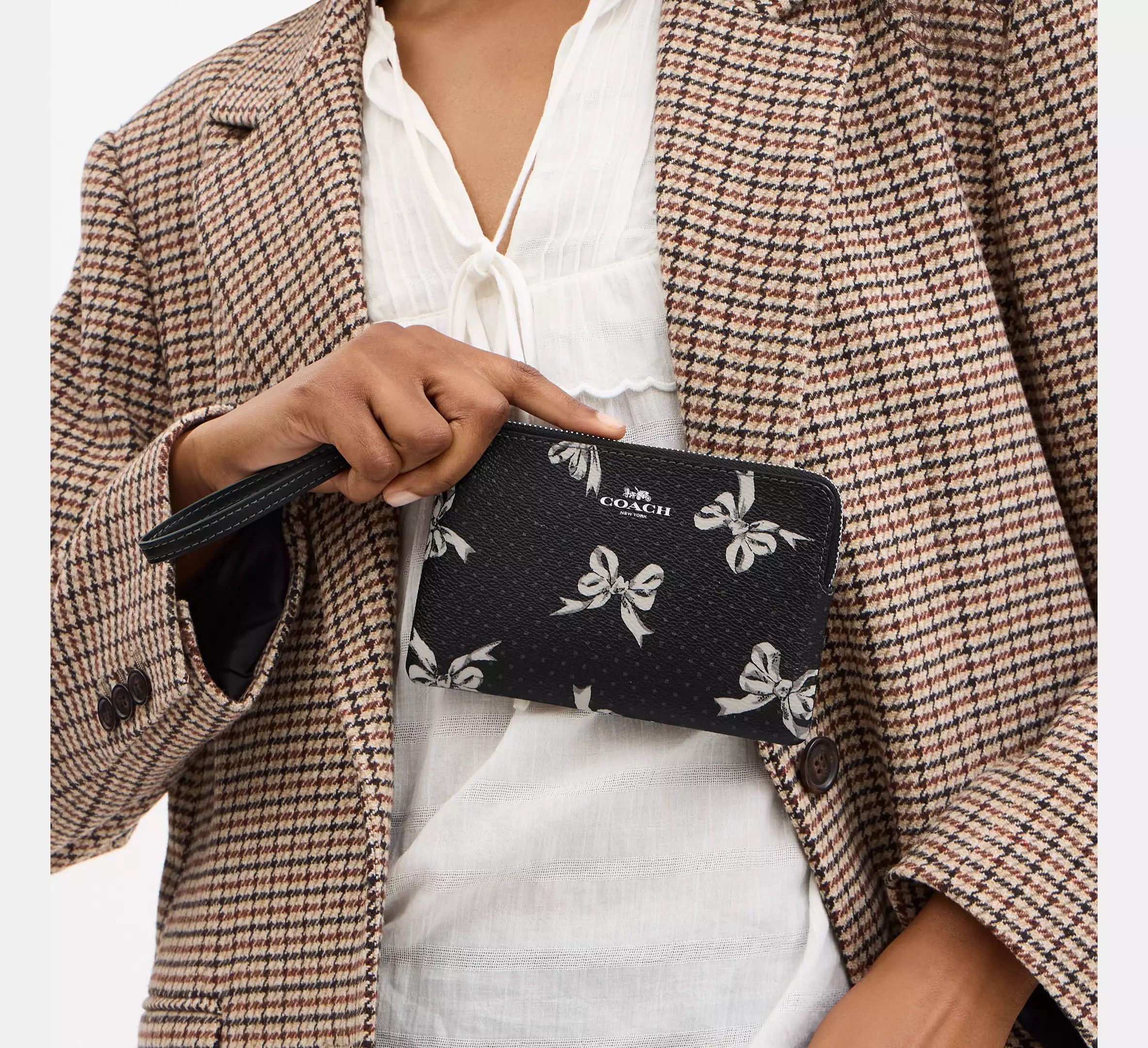 Coach Corner Zip Wristlet With Bow Print CZ441 Size ONE SIZE - 2 Thumbnail