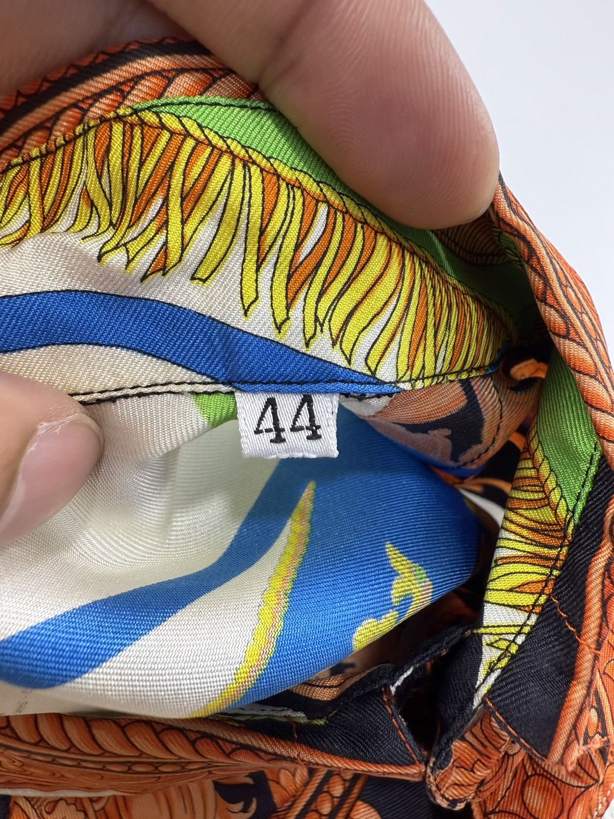 Versace Gianni Versace 1993 Silk Shirt Size US XL / EU 56 / 4 - 12 Thumbnail