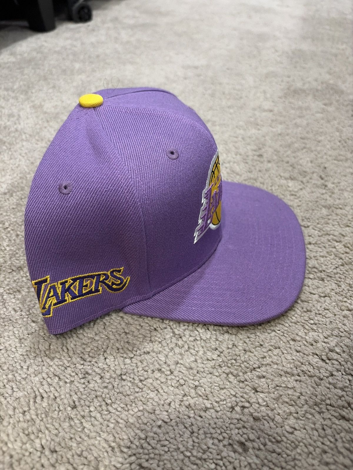 Mitchell & Ness Lightly Worn, Mitchell&Ness LA Lakers Hat Size 7 5/8 Size ONE SIZE - 2 Thumbnail