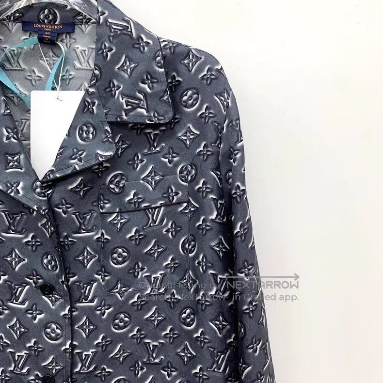 Louis Vuitton Louis Vuitton Dark blue logo, full print, mulberry silk la Size US XXS / EU 40 - 3 Thumbnail