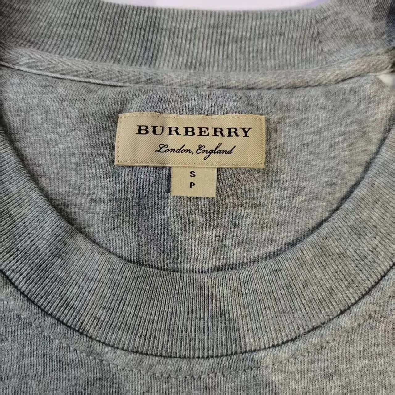 Burberry burberry embroidered crewneck sweatshirt size small. Size US S / EU 44-46 / 1 - 3 Thumbnail