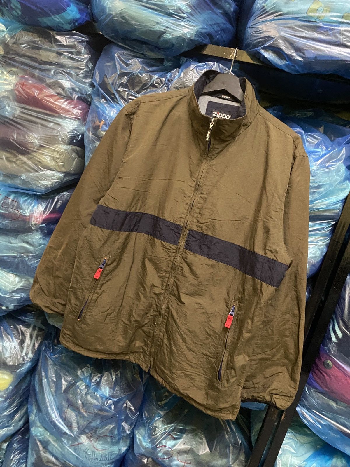Zippo Vintage Zippo Japan Olive Green Nylon Windbreaker Jacket Size US L / EU 52-54 / 3 - 3 Thumbnail