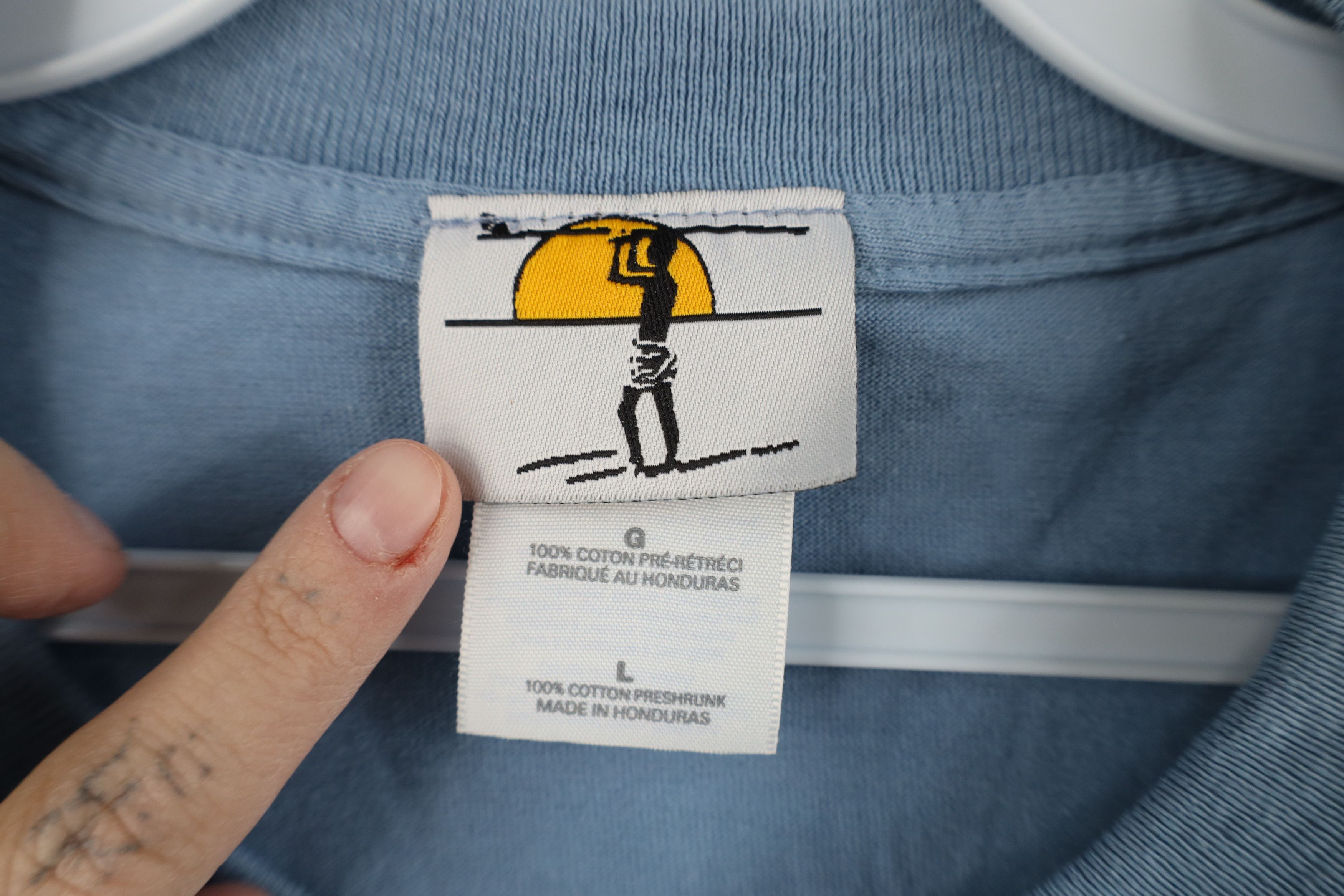Vintage Vintage 90s Robert August Surfing Surf T-Shirt Blue Size US L / EU 52-54 / 3 - 8 Thumbnail