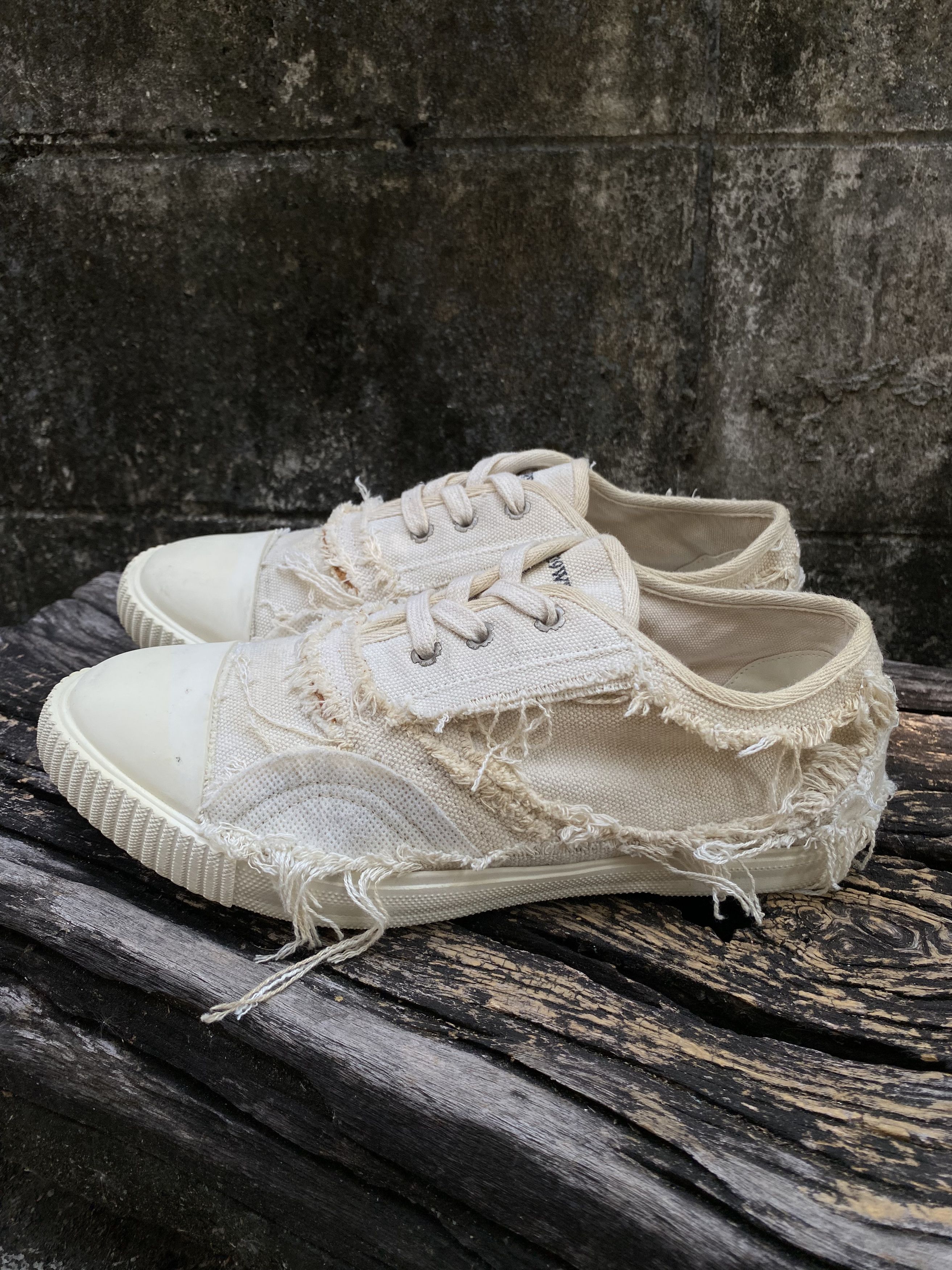 Maison Margiela Maison Margiela Inside-Out Canvas Distressed Sneakers EU41 Size US 8 / EU 41 - 1 Thumbnail