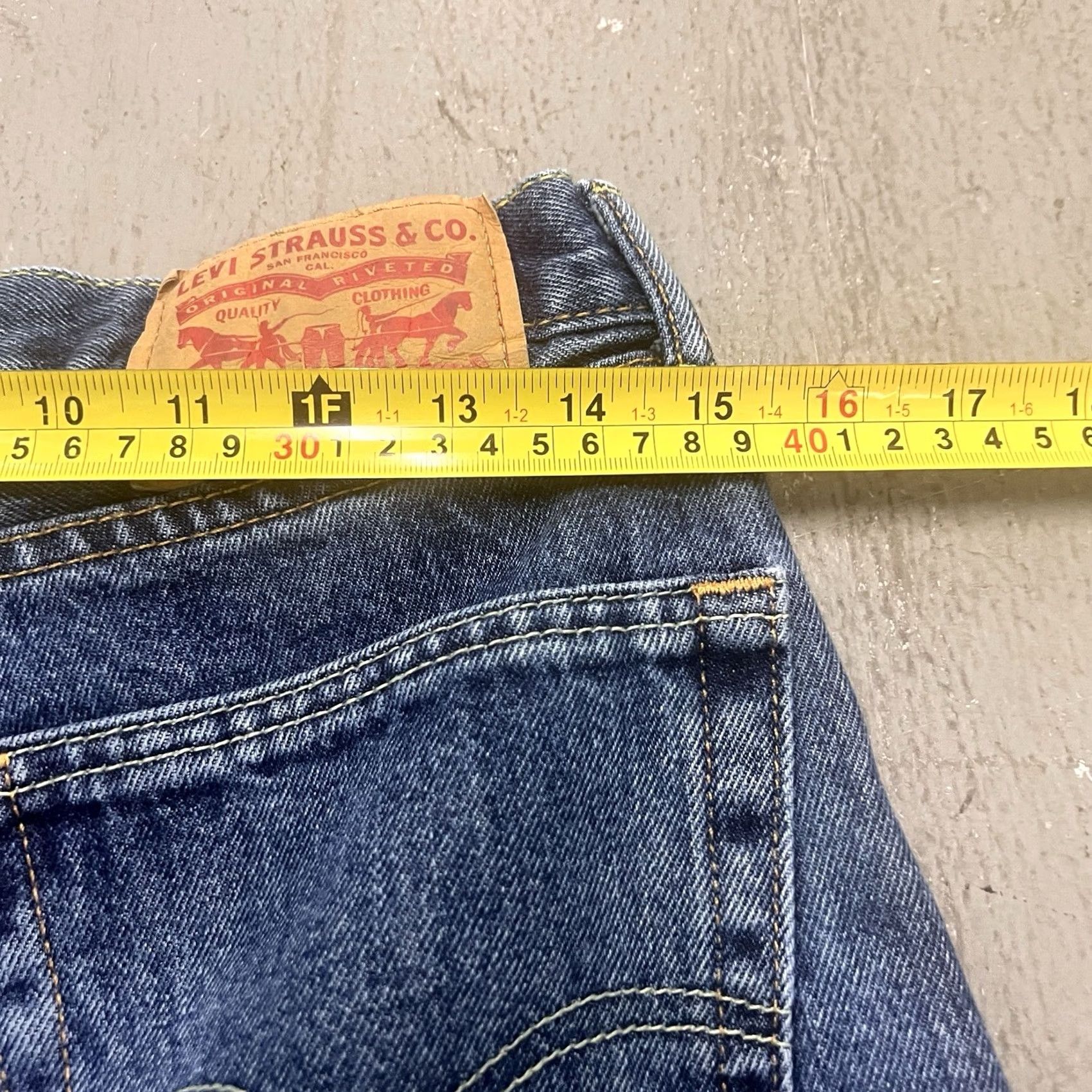 Levi's Item Specifications: Closure: Zipper, Buttons Size US 30 / EU 46 - 7 Thumbnail