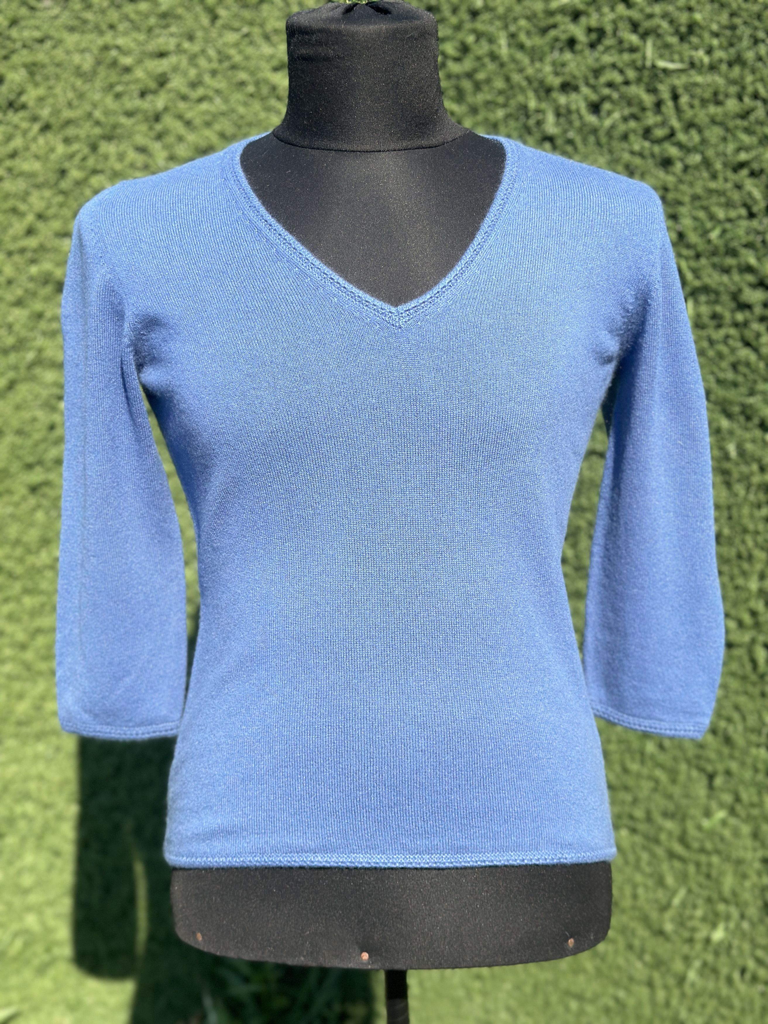 Loro Piana Low V Neck Knit Loro Piana Cashmere Slim Pullover Size 44 Size M / US 6-8 / IT 42-44 - 3 Thumbnail