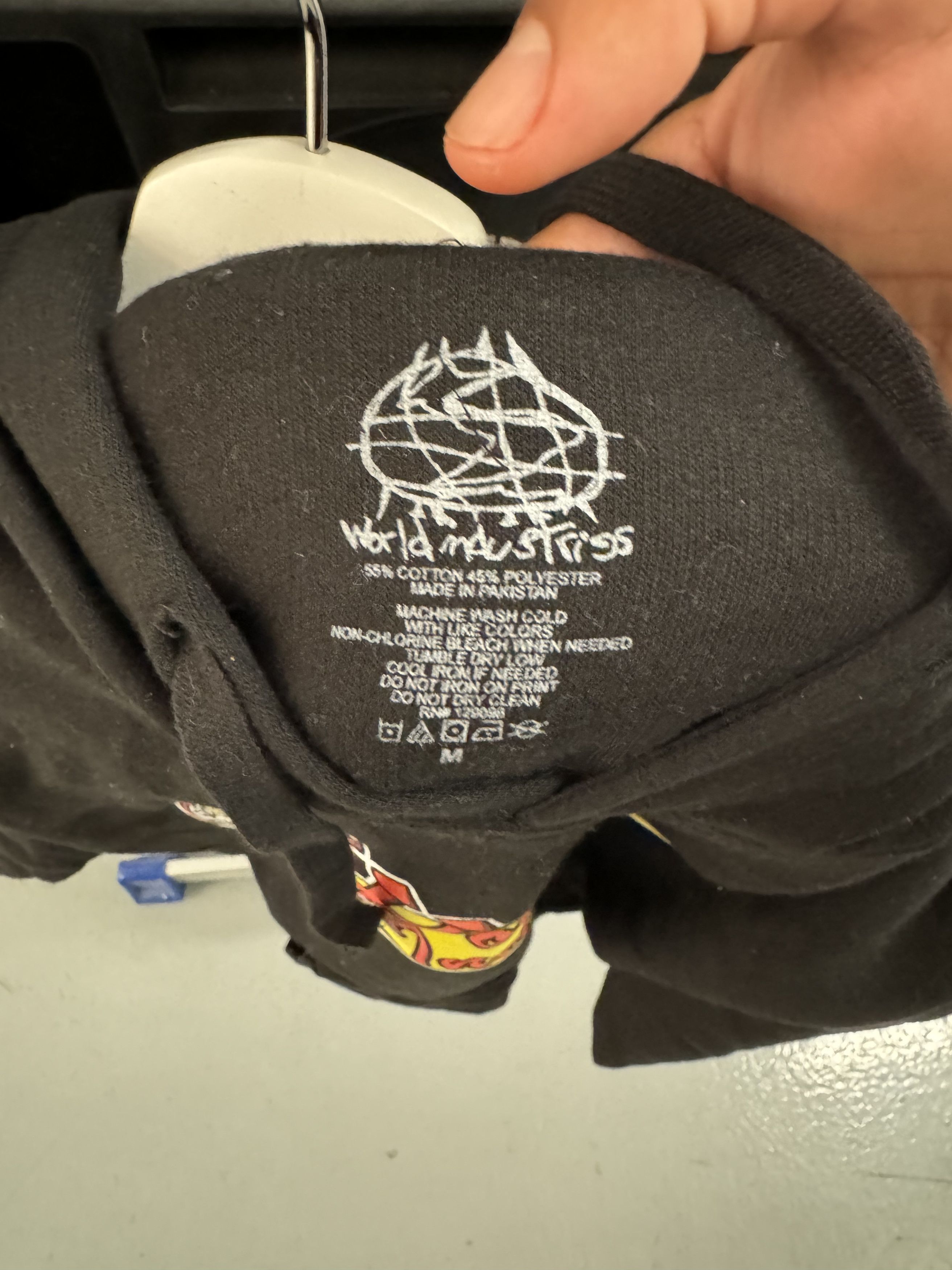 Vintage NEW WORLD INDUSTRIES SKATEBOARD LOGO BLACK PULLOVER HOODIE Size US L / EU 52-54 / 3 - 2 Thumbnail
