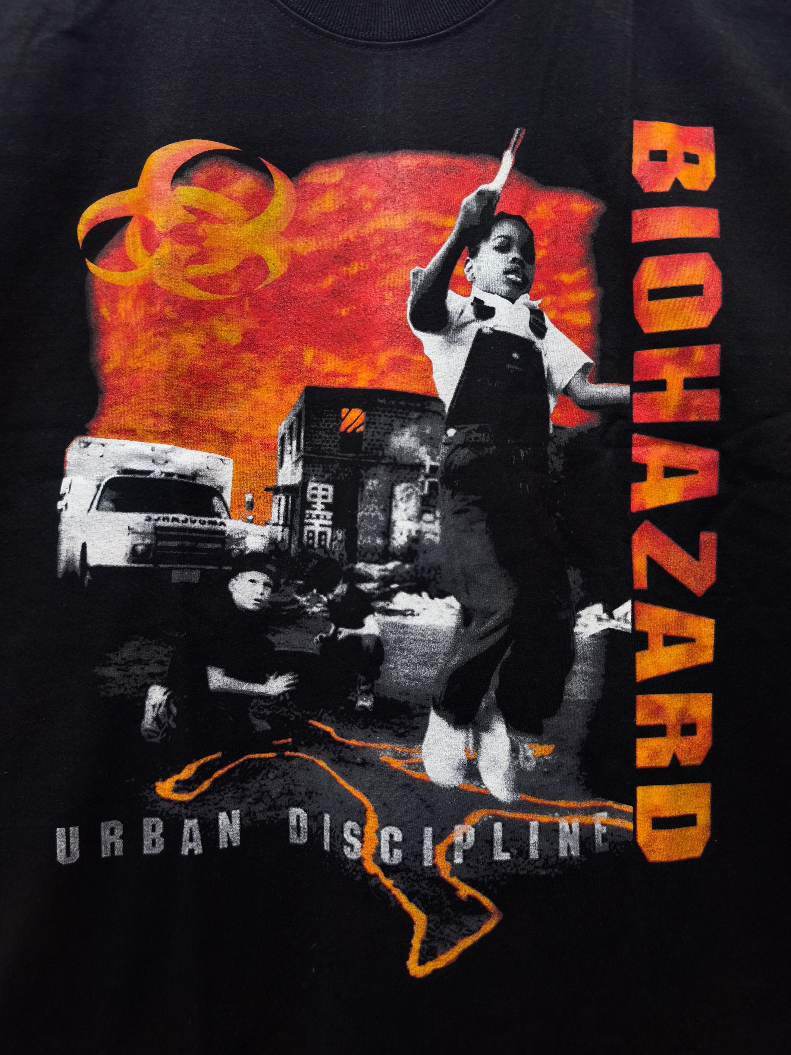 Band Tees Biohazard Urban Chaos '93 Tour T-shirt Size US XL / EU 56 / 4 - 2 Thumbnail