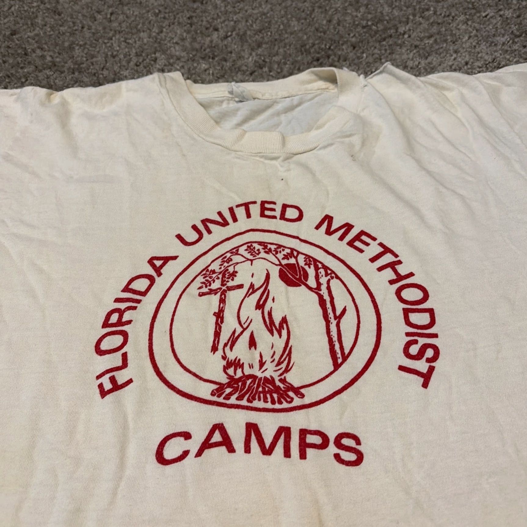 Velva Sheen VINTAGE Florida United Methodist Camps White T-Shirt Claws Distressed XL Unisex Velva Sheen 1970s Cotton Short Sleeve Shirt Size US XL / EU 56 / 4 - 4 Thumbnail