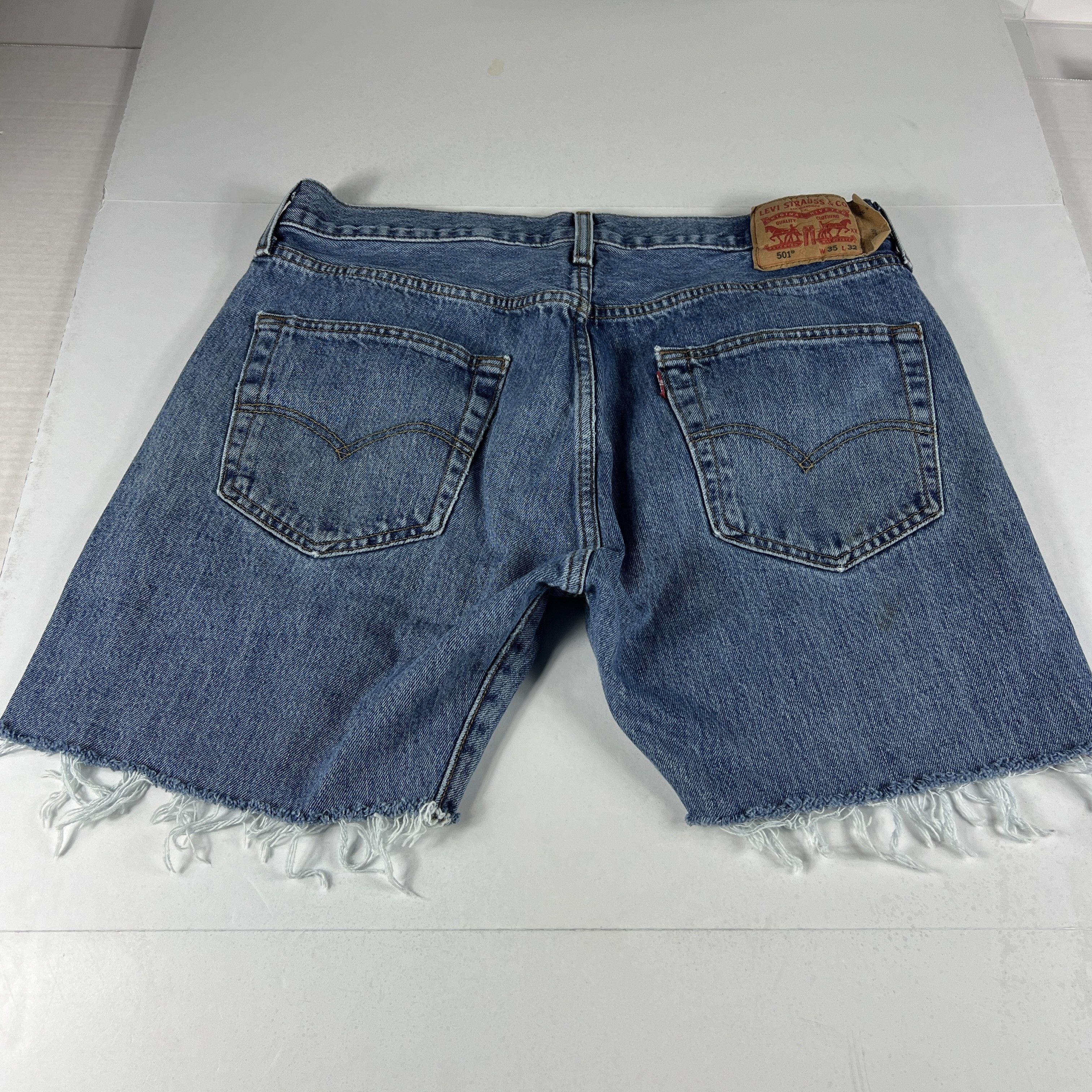 Levi's Levi's Jean Shorts 501 Straight Faded Cut Off Denim Jorts Size US 35 - 8 Thumbnail