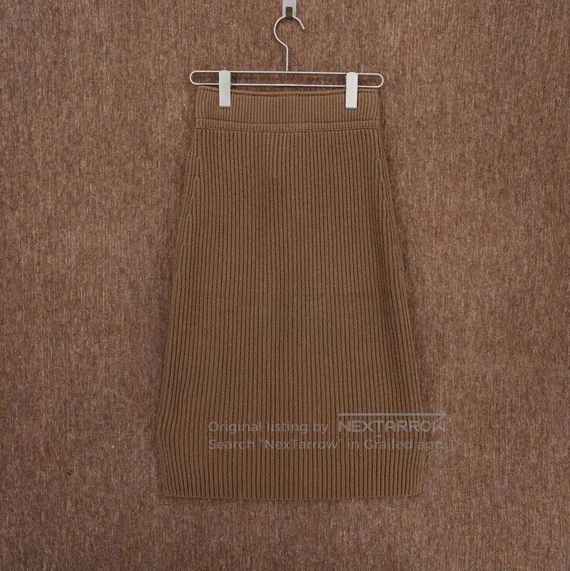 Burberry Burberry Brown Knitted Midi Skirt for Women. Size 23" - 2 Thumbnail