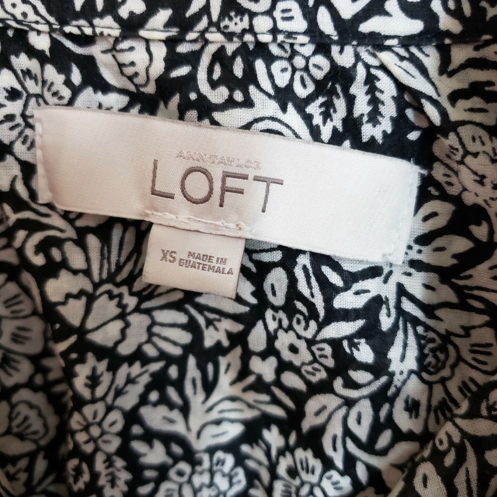 Ann Taylor **Ann Taylor LOFT Womens Button Front Shirt Size XS Black Floral Sheer** User: Ann Taylor LOFT Womens Button Front Shirt Size XS Black Floral Sheer Size XS / US 0-2 / IT 36-38 - 6 Thumbnail