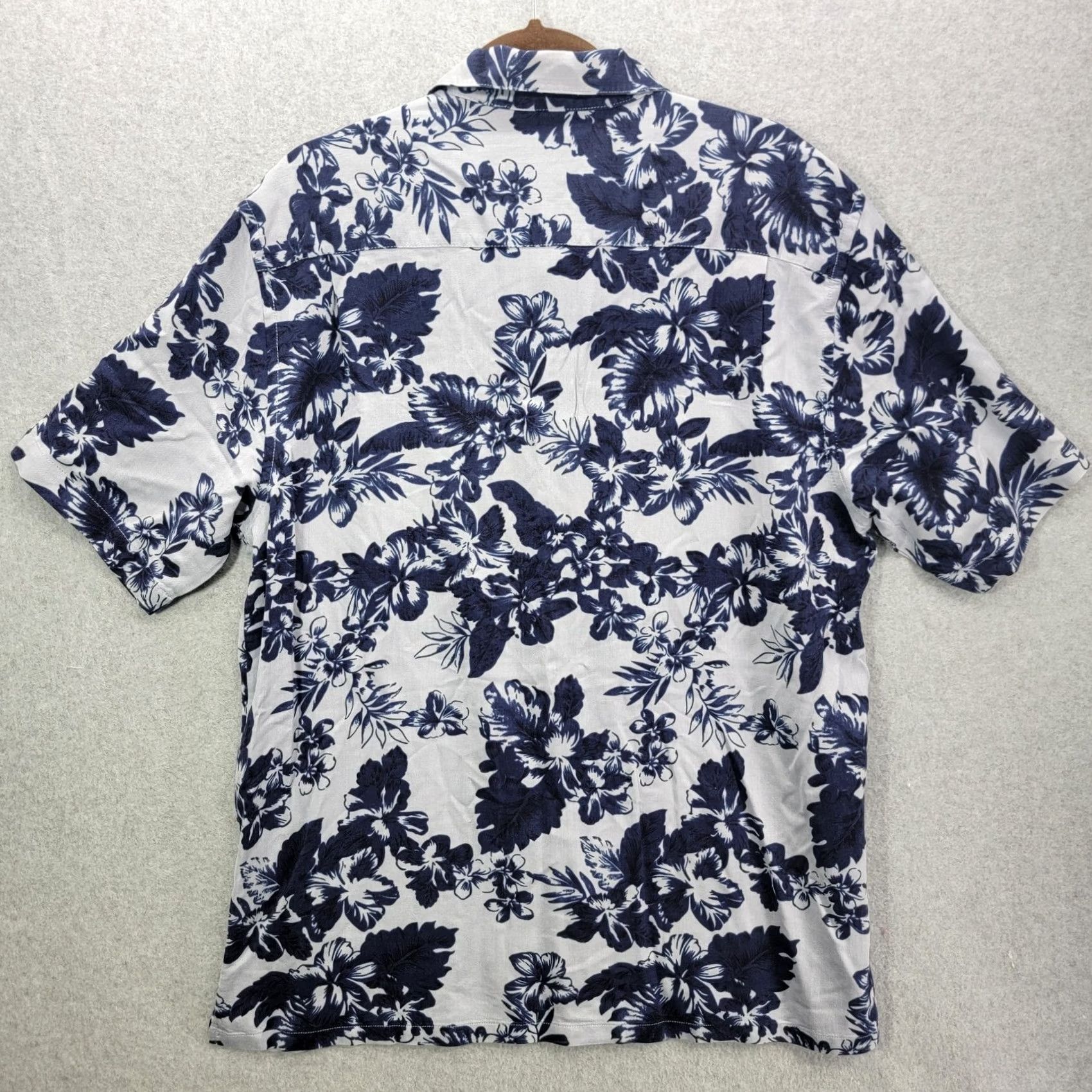 Vintage Island Republic shirt Mens XXL 100% Silk Floral Pattern Blue White Hawaiian Size US XXL / EU 58 / 5 - 7 Thumbnail