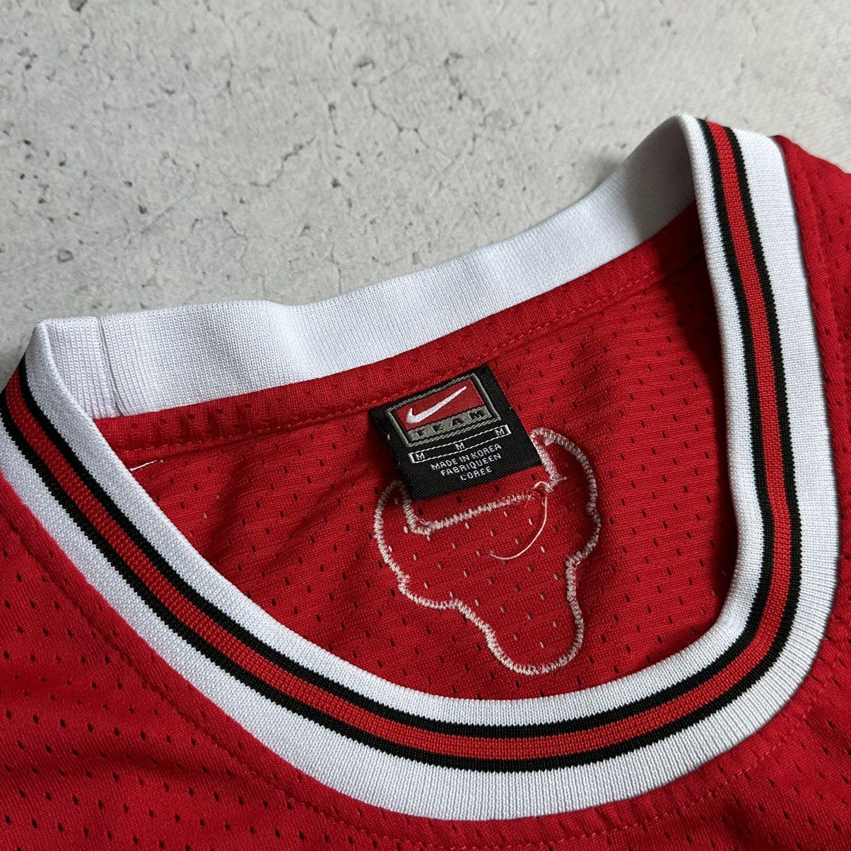 NBA × Nike Vintage Nike Chicago Bulls Jordan #23 NBA Jersey Size US M / EU 48-50 / 2 - 11 Thumbnail