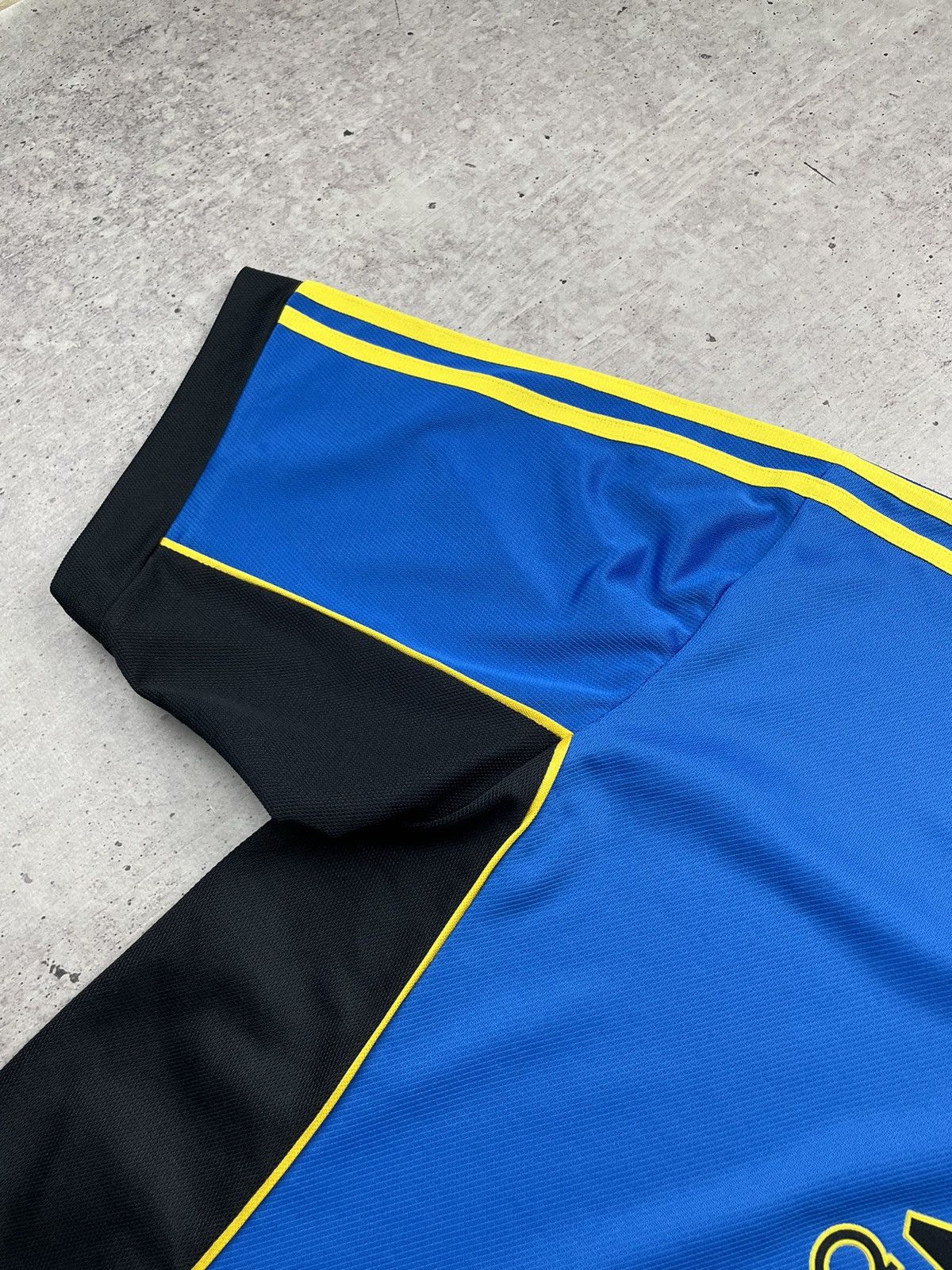 Adidas × Vintage Vintage Y2k Adidas big logo Jersey T-shirt Size US XL / EU 56 / 4 - 5 Thumbnail