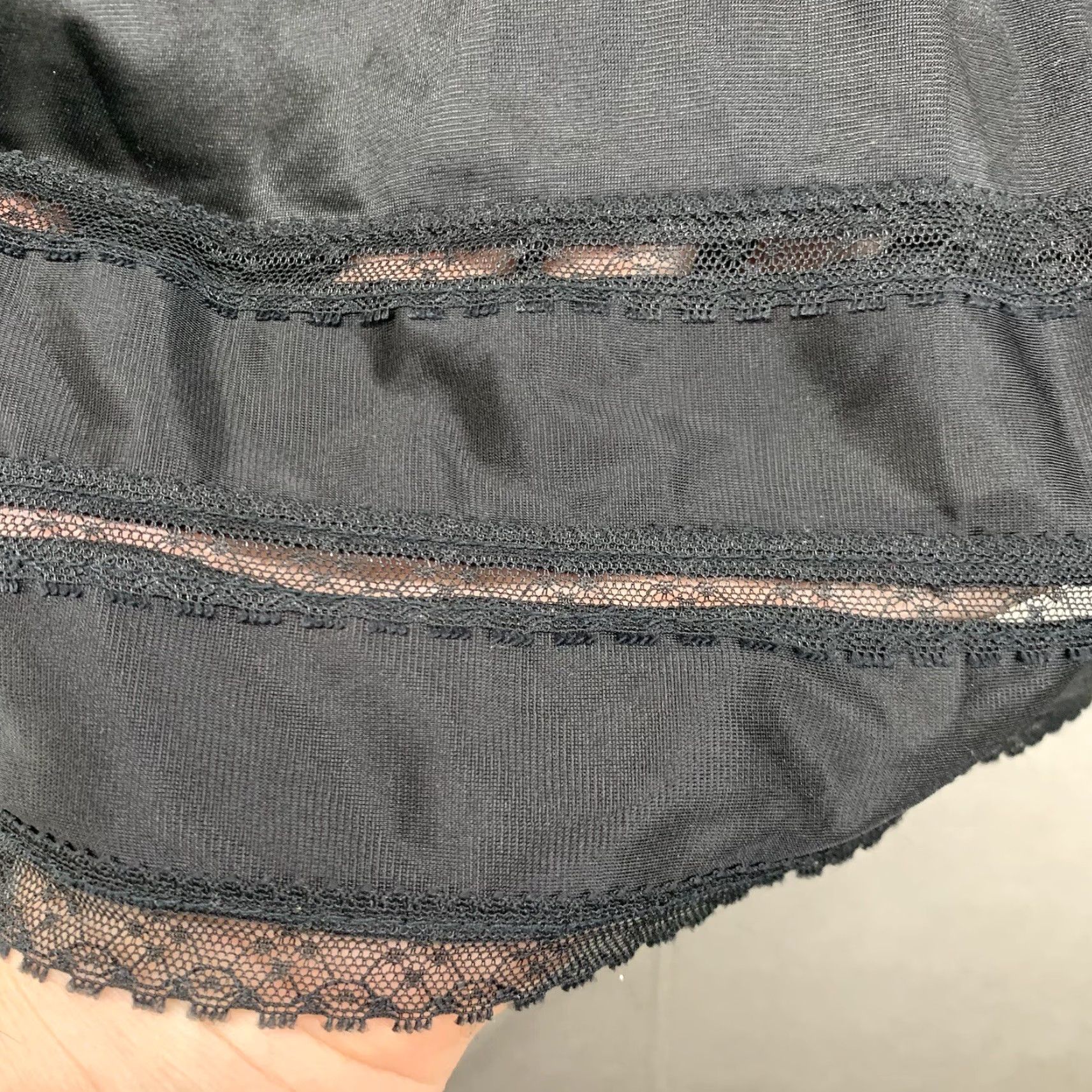 Vintage VINTAGE Kayser Black Nylon Slip Women’s Medium 28in Waist 1970s Retro Rockabilly Made in USA Size ONE SIZE - 6 Thumbnail