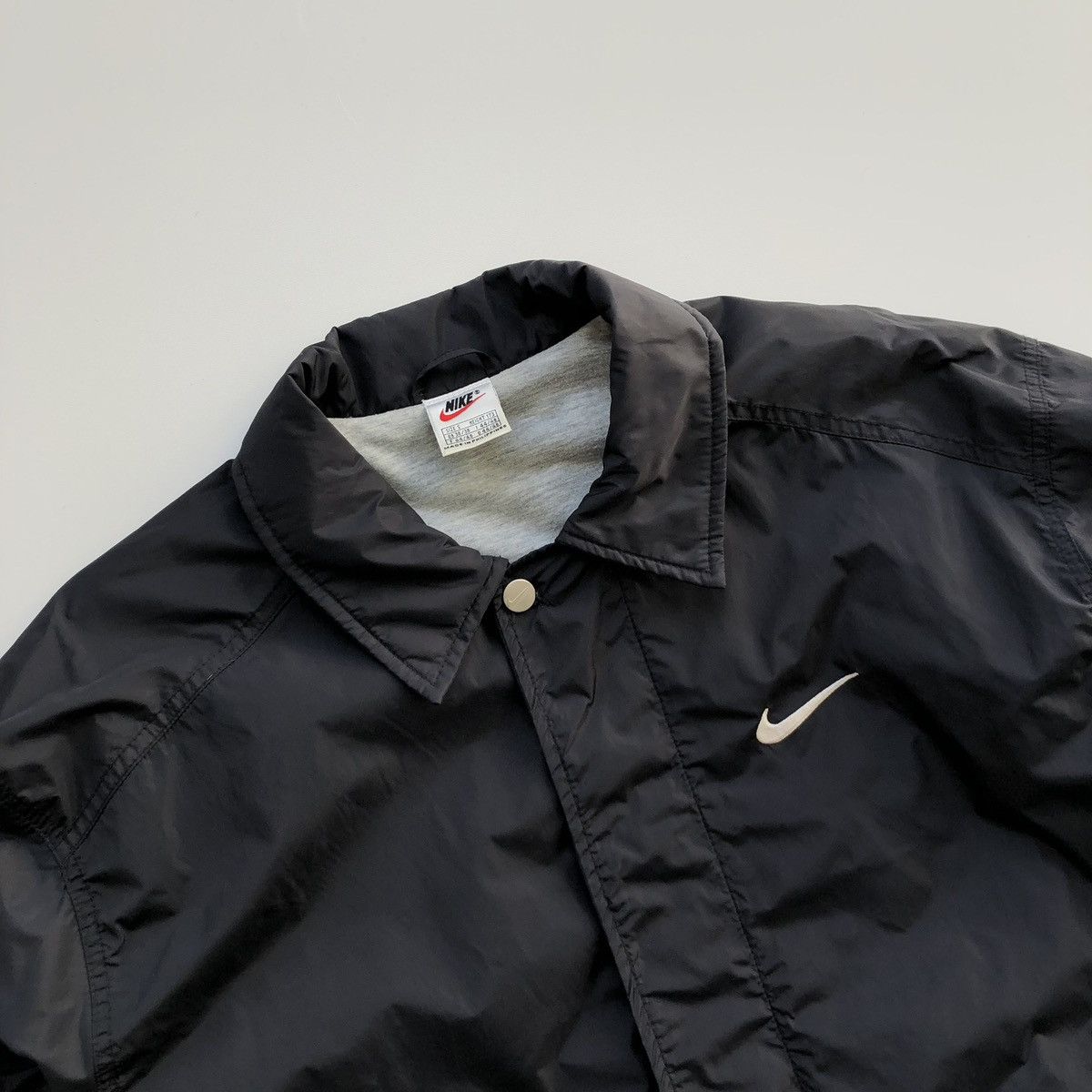 Nike Nike Vintage Big Logo Nylon Coat Jacket Black Rare Size US S / EU 44-46 / 1 - 2 Thumbnail