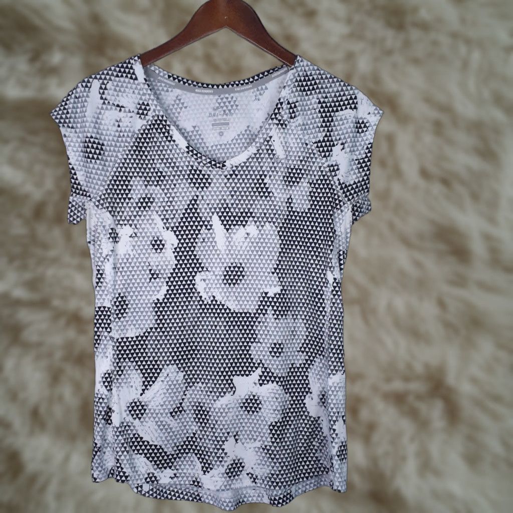 Nike Nike Dri-Fit Miler Short Sleeve T-Shirt Floral Womens XS Multicolor Running Pullover Shirt Ladies XS? Size XS / US 0-2 / IT 36-38 - 1 Thumbnail
