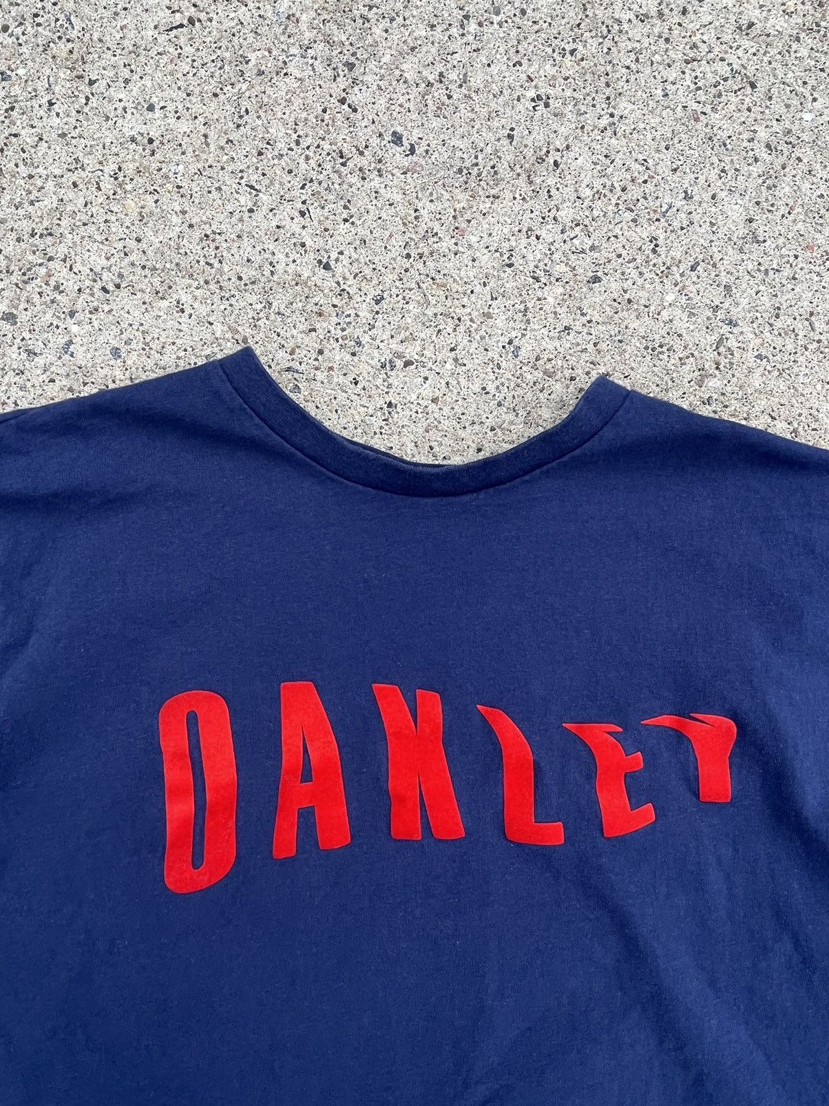 Oakley Vintage Oakley Tee T-Shirt Size Large Size US L / EU 52-54 / 3 - 2 Thumbnail
