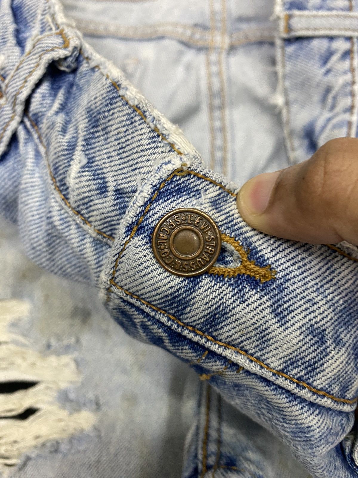 🔥LEVIS 560 ORANGE TAB THRASHED LOOSE FIT TAPERED LEG