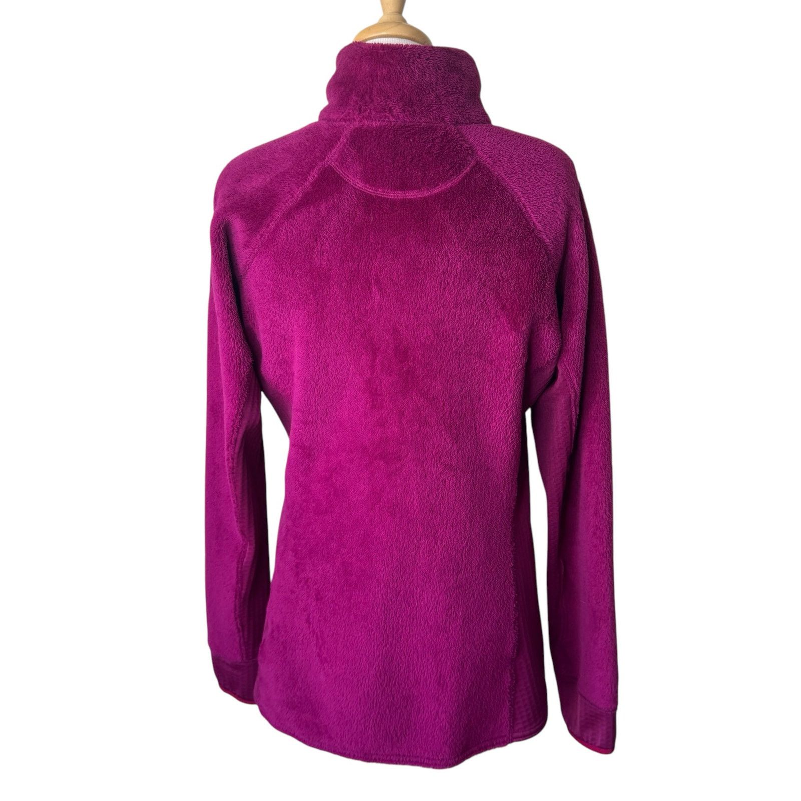 Patagonia PATAGONIA W's R2 Jacket Style # 25148 Magenta Size XL Size XL / US 12-14 / IT 48-50 - 3 Thumbnail