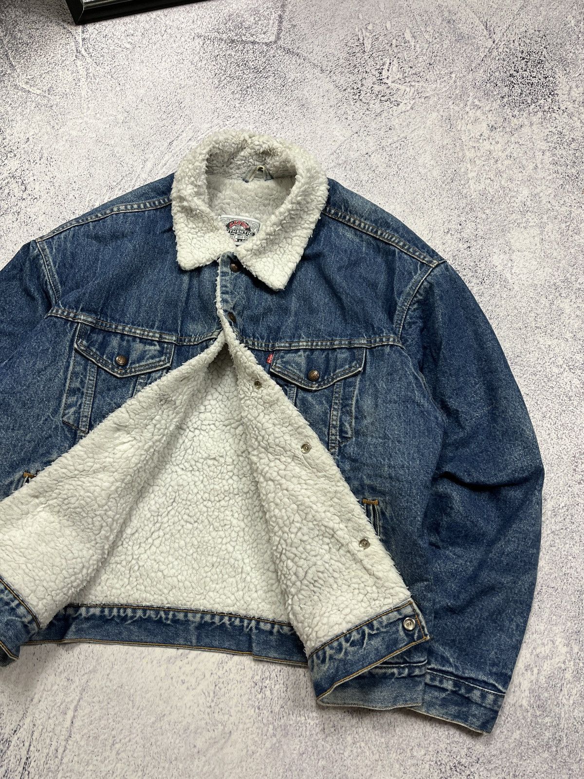Levi's × Vintage Vintage 90’s Levi's Sherpa Lined Denim Trucker Jacket Rare Size US XL / EU 56 / 4 - 11 Thumbnail