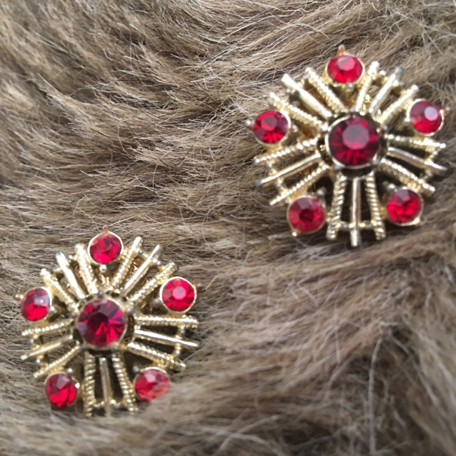 Vintage Vintage gold & red stone starburst earrings Size ONE SIZE - 1 Thumbnail